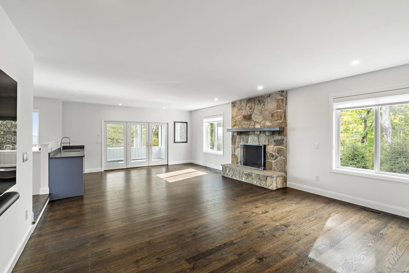 New Fairfield, Fairfield, 06812, United States, 4 Bedrooms Bedrooms, ,3 BathroomsBathrooms,Residential,For Sale,1954258