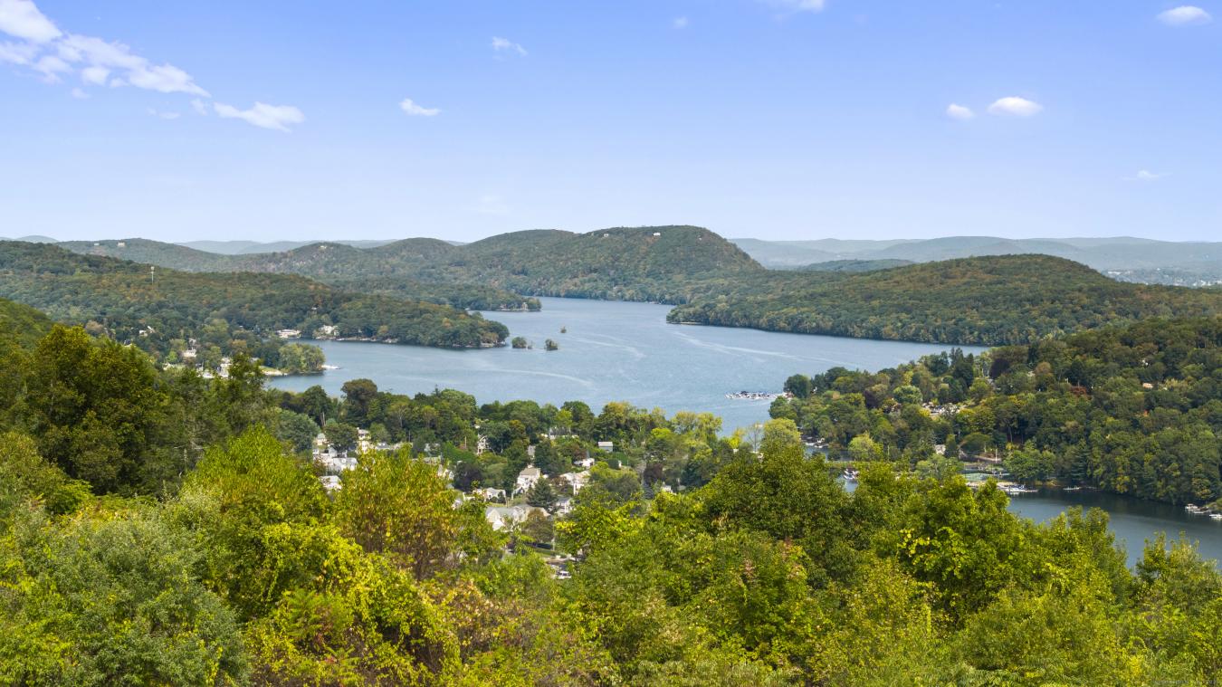 New Fairfield, Fairfield, 06812, United States, 4 Bedrooms Bedrooms, ,3 BathroomsBathrooms,Residential,For Sale,1954258