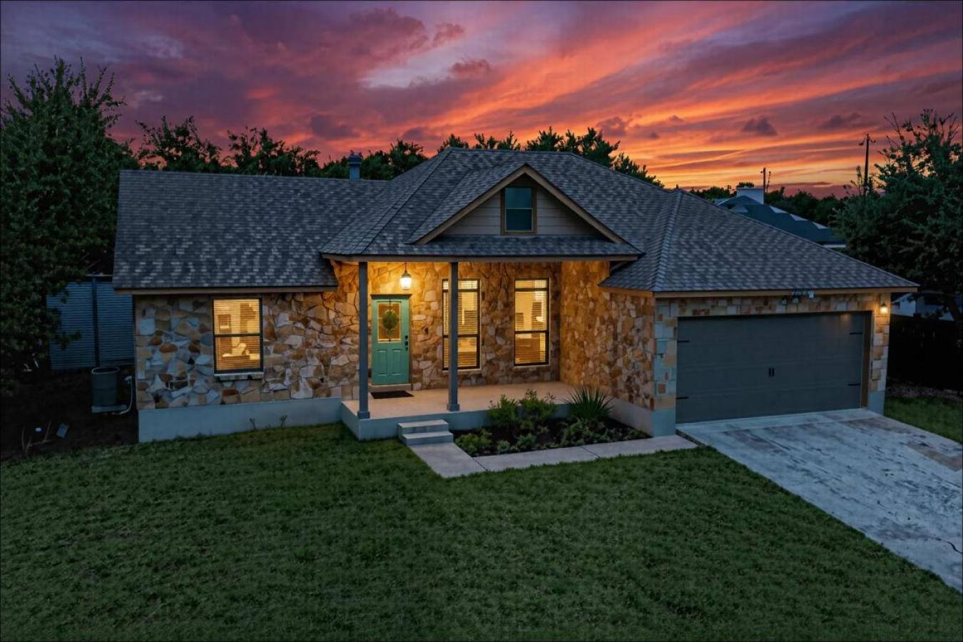 Dripping Springs, Travis, 78620, United States, 4 Bedrooms Bedrooms, ,3 BathroomsBathrooms,Residential,For Sale,1954256