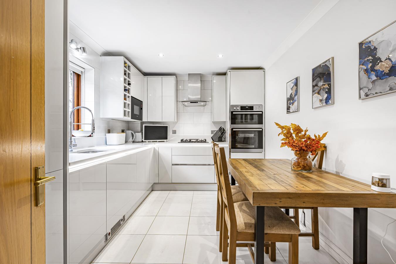 Caterham, Surrey, CR3 6SJ, United Kingdom, 2 Bedrooms Bedrooms, ,2 BathroomsBathrooms,Residential,For Sale,1954254