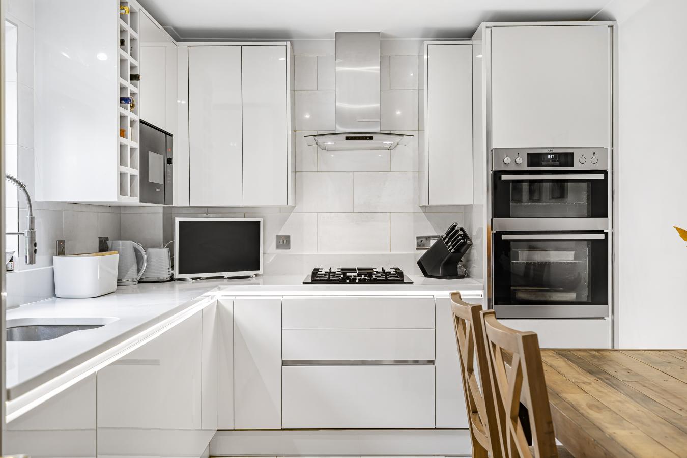 Caterham, Surrey, CR3 6SJ, United Kingdom, 2 Bedrooms Bedrooms, ,2 BathroomsBathrooms,Residential,For Sale,1954254