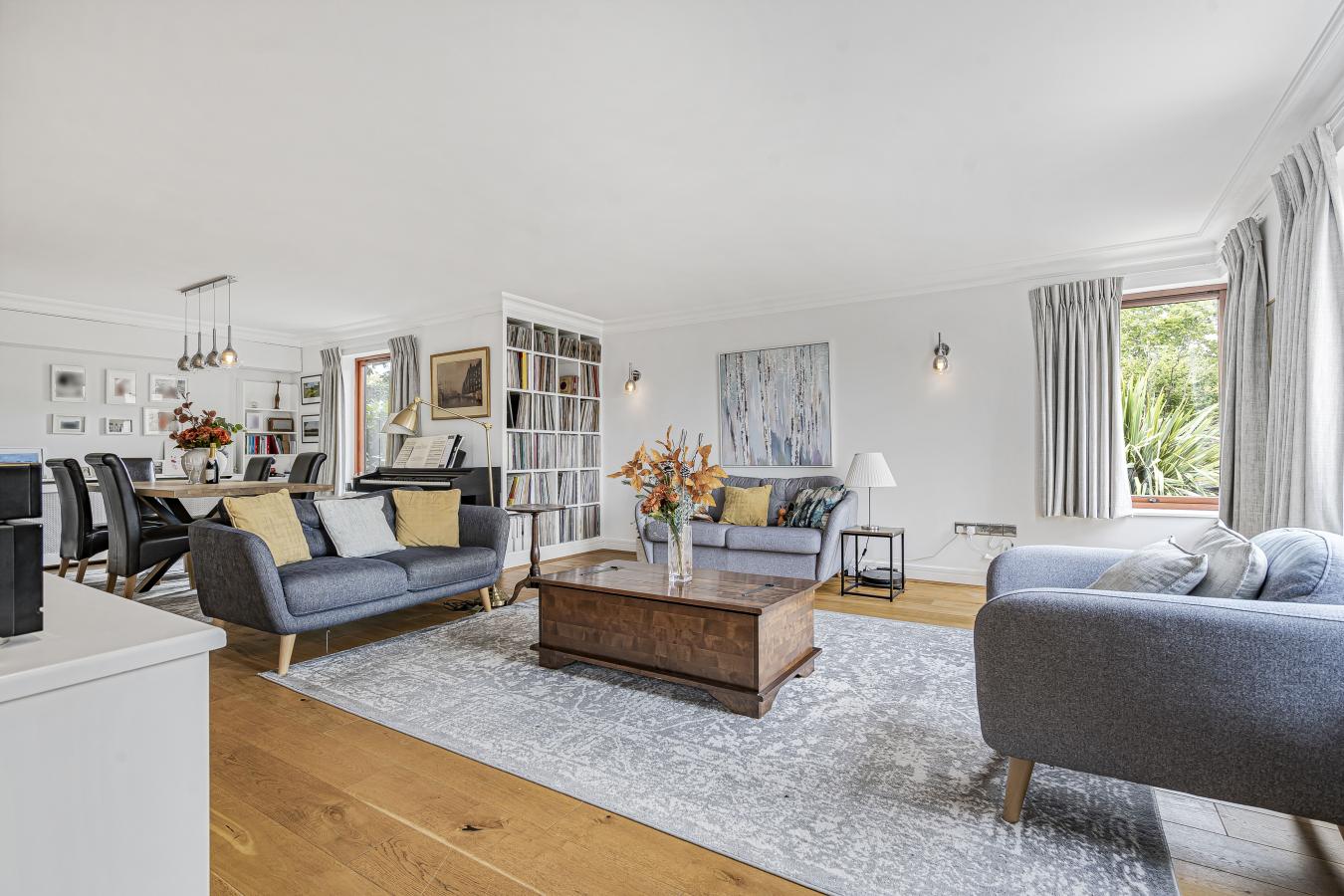 Caterham, Surrey, CR3 6SJ, United Kingdom, 2 Bedrooms Bedrooms, ,2 BathroomsBathrooms,Residential,For Sale,1954254