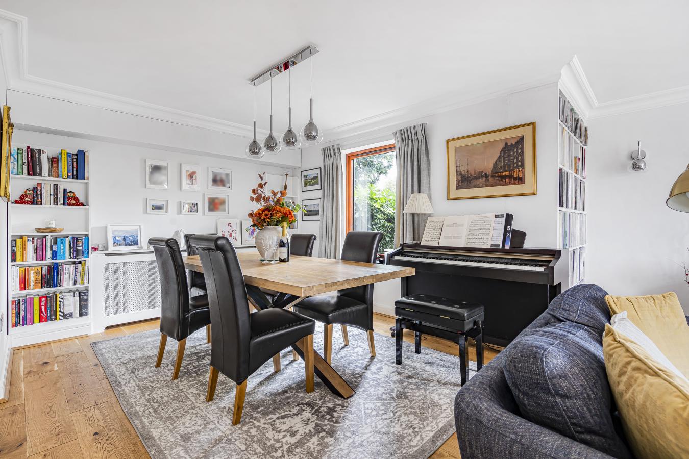 Caterham, Surrey, CR3 6SJ, United Kingdom, 2 Bedrooms Bedrooms, ,2 BathroomsBathrooms,Residential,For Sale,1954254
