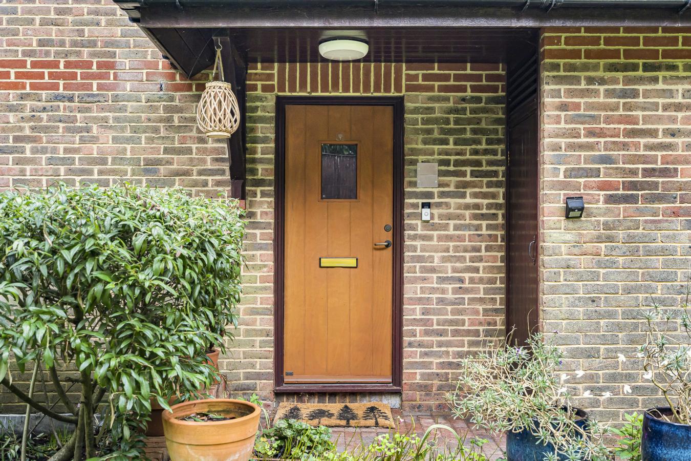 Caterham, Surrey, CR3 6SJ, United Kingdom, 2 Bedrooms Bedrooms, ,2 BathroomsBathrooms,Residential,For Sale,1954254