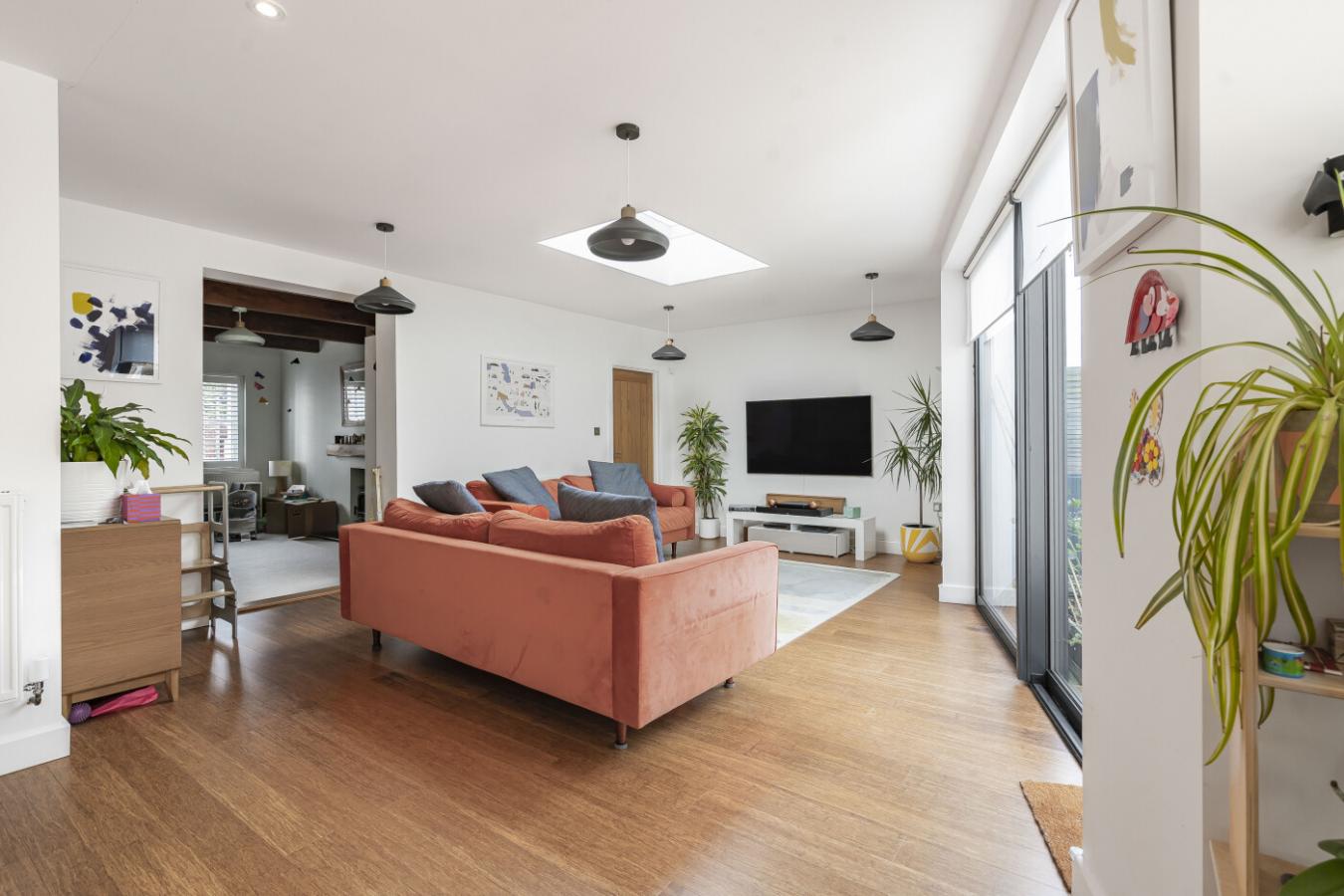 Coulsdon, Surrey, CR5 2PH, United Kingdom, 4 Bedrooms Bedrooms, ,2 BathroomsBathrooms,Residential,For Sale,1954253