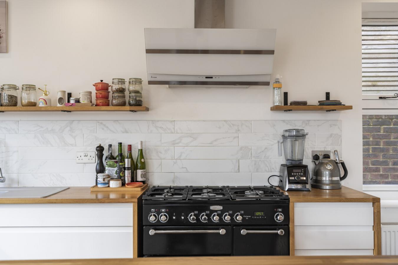 Coulsdon, Surrey, CR5 2PH, United Kingdom, 4 Bedrooms Bedrooms, ,2 BathroomsBathrooms,Residential,For Sale,1954253