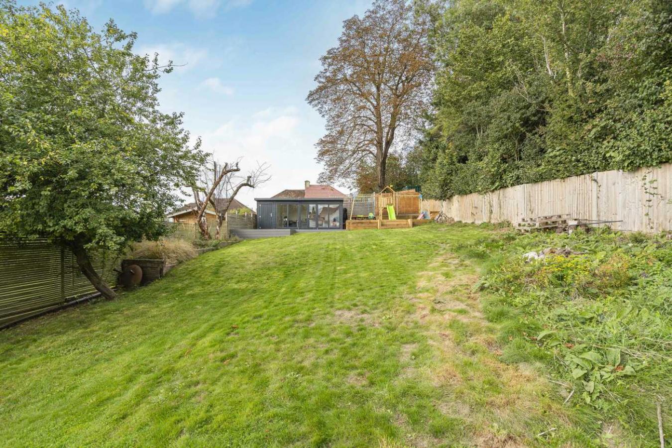 Coulsdon, Surrey, CR5 2PH, United Kingdom, 4 Bedrooms Bedrooms, ,2 BathroomsBathrooms,Residential,For Sale,1954253