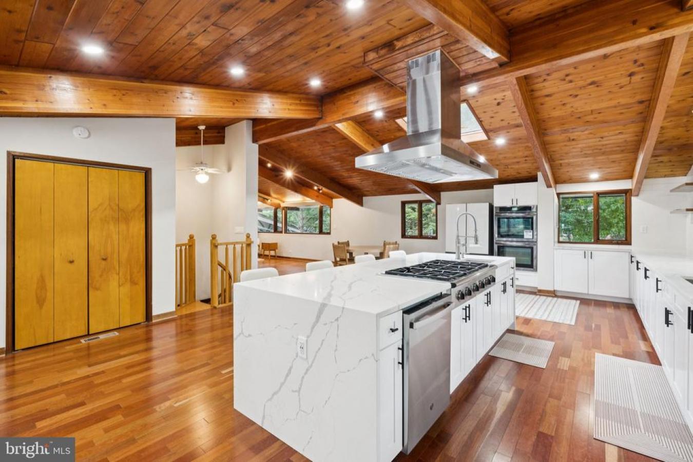 RESTON, FAIRFAX, 20191, United States, 5 Bedrooms Bedrooms, ,4 BathroomsBathrooms,Residential,For Sale,1954252