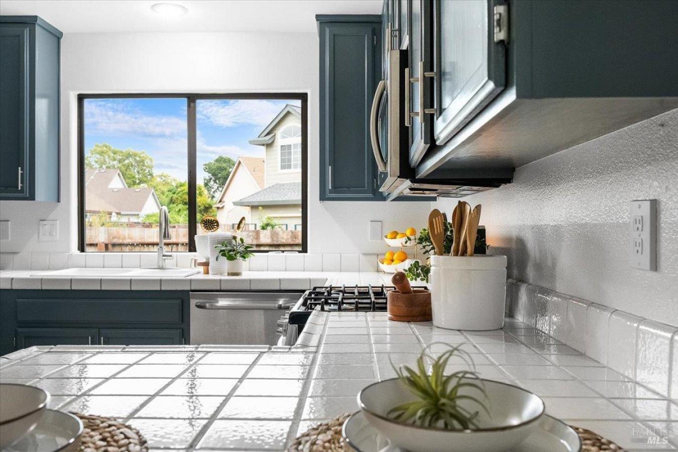 Santa Rosa, Sonoma, 95401, United States, 4 Bedrooms Bedrooms, ,2 BathroomsBathrooms,Residential,For Sale,1954251