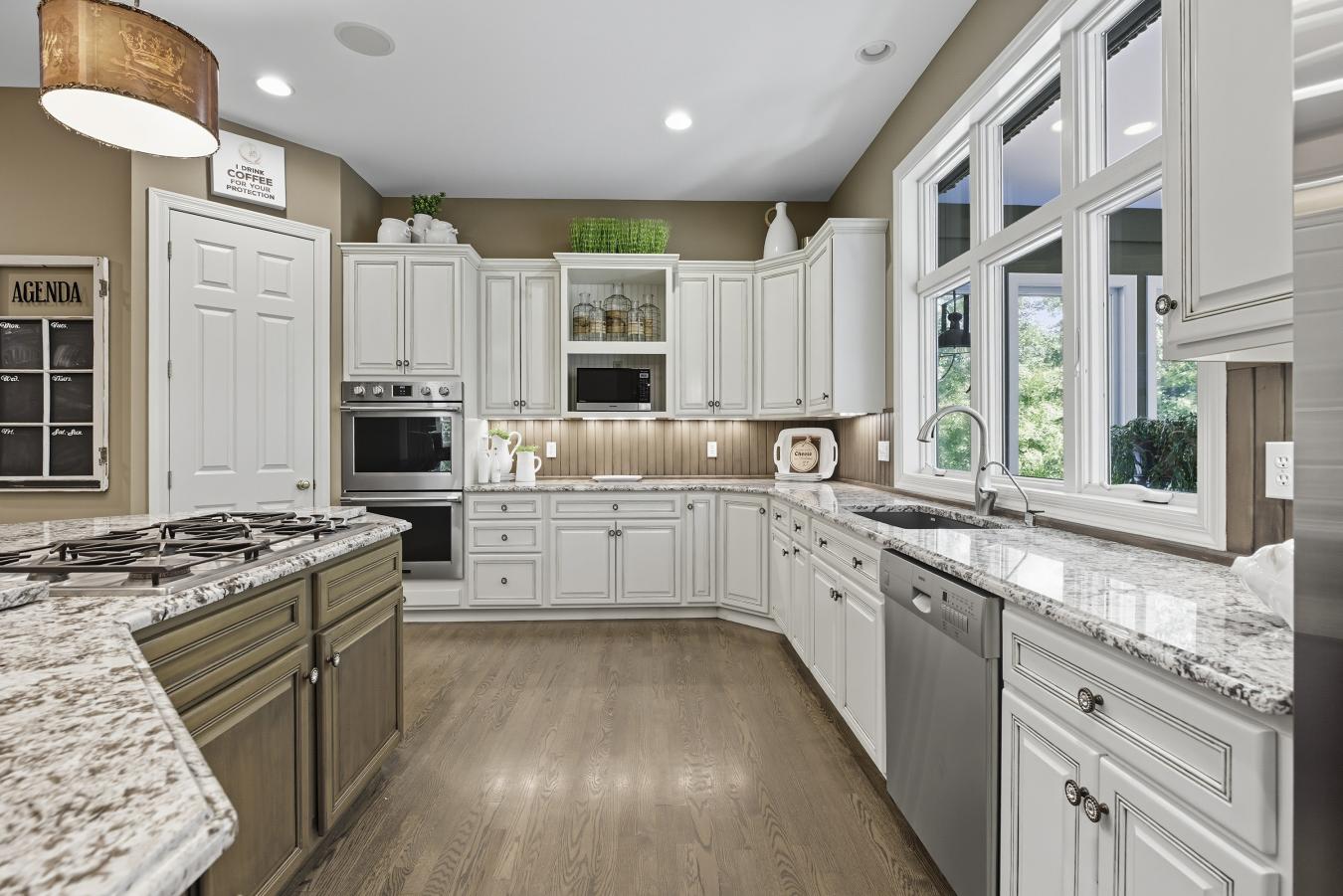 Chesterfield, St. Louis, 63005, United States, 5 Bedrooms Bedrooms, ,4 BathroomsBathrooms,Residential,For Sale,1959879