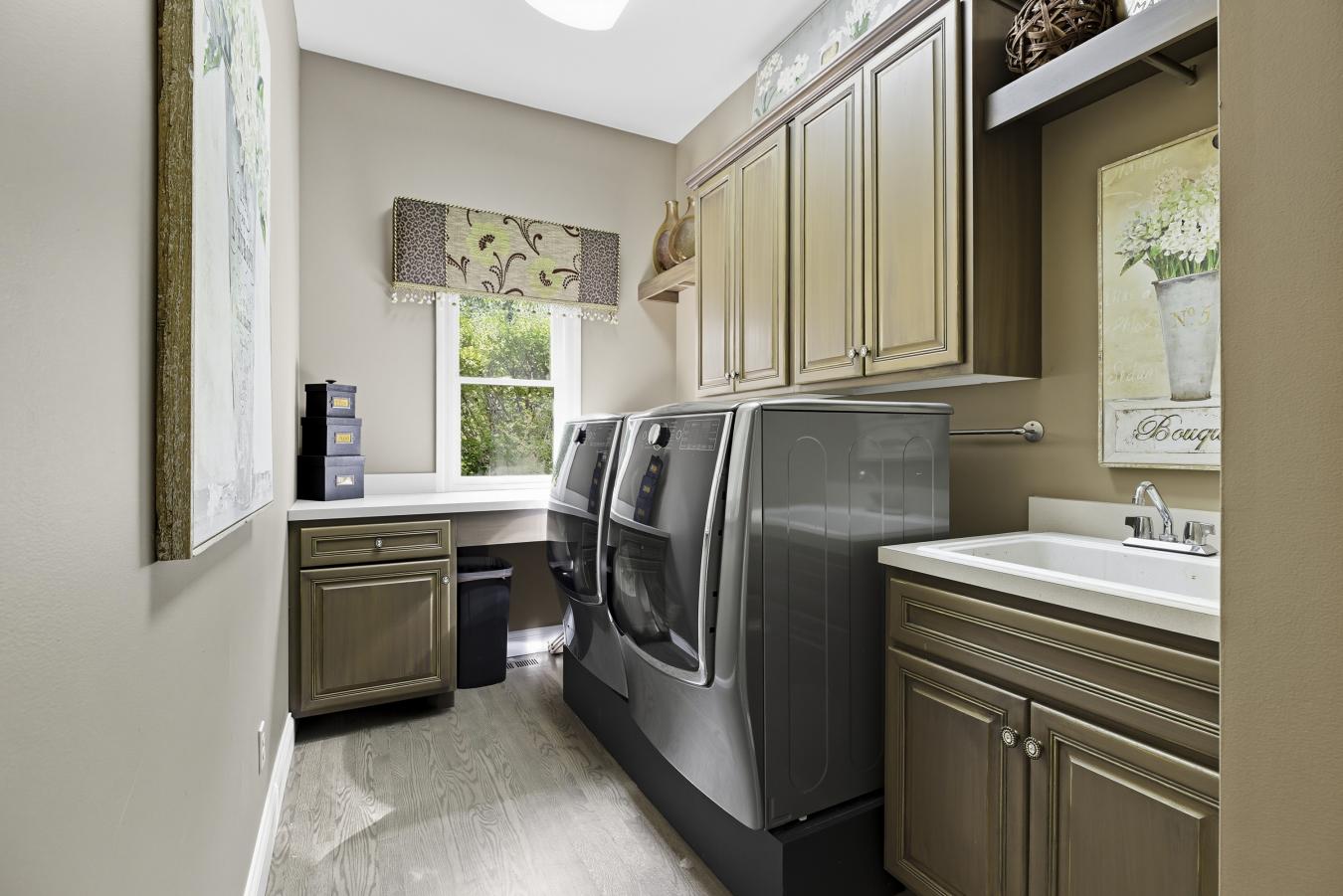 Chesterfield, St. Louis, 63005, United States, 5 Bedrooms Bedrooms, ,4 BathroomsBathrooms,Residential,For Sale,1959879