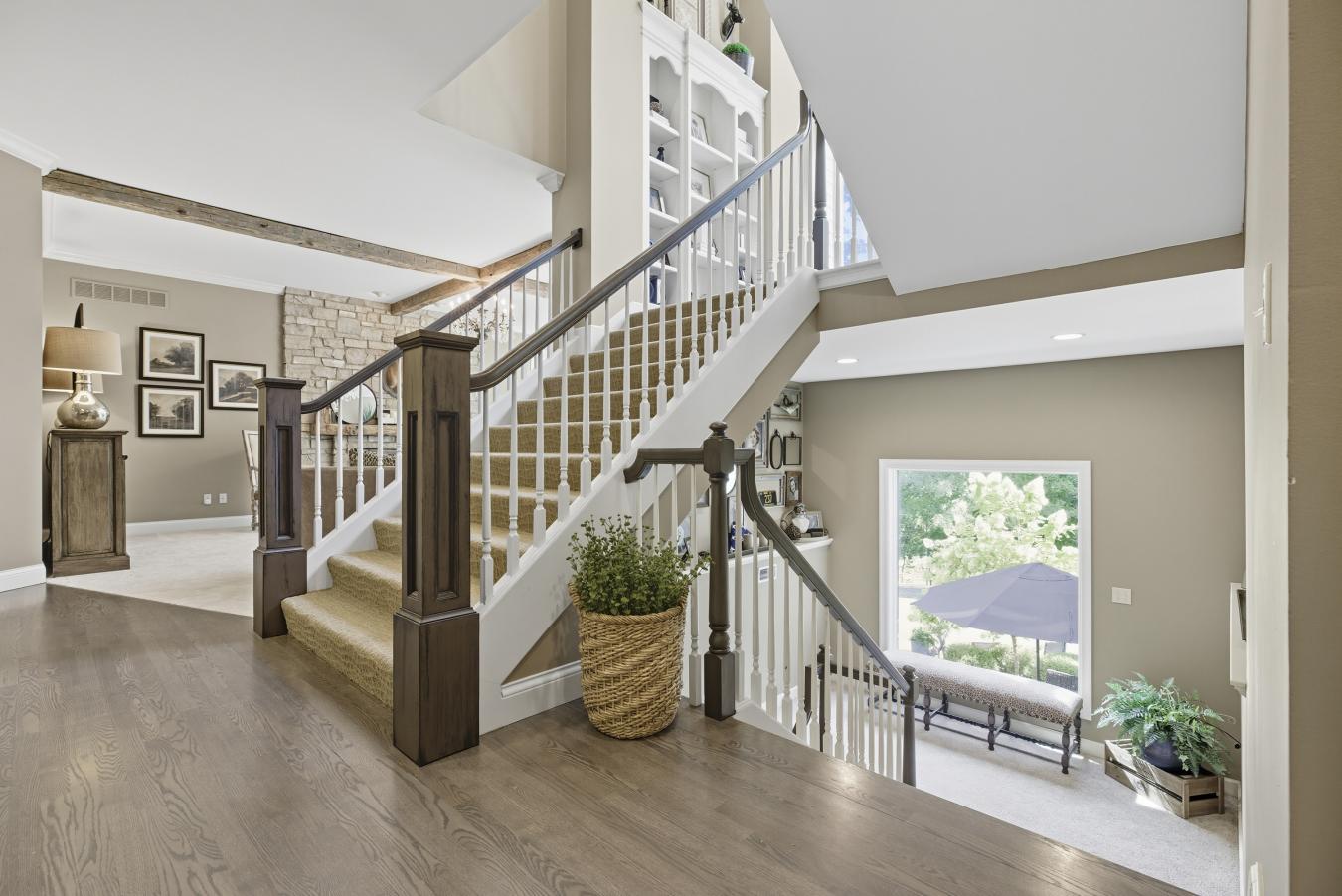 Chesterfield, St. Louis, 63005, United States, 5 Bedrooms Bedrooms, ,4 BathroomsBathrooms,Residential,For Sale,1959879