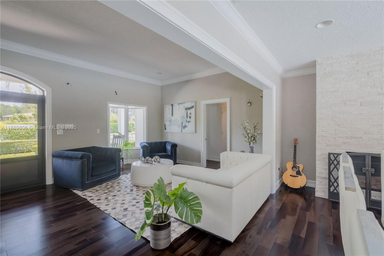 Miami, Miami-Dade County, 33143, United States, 4 Bedrooms Bedrooms, ,3 BathroomsBathrooms,Residential,For Sale,1954250