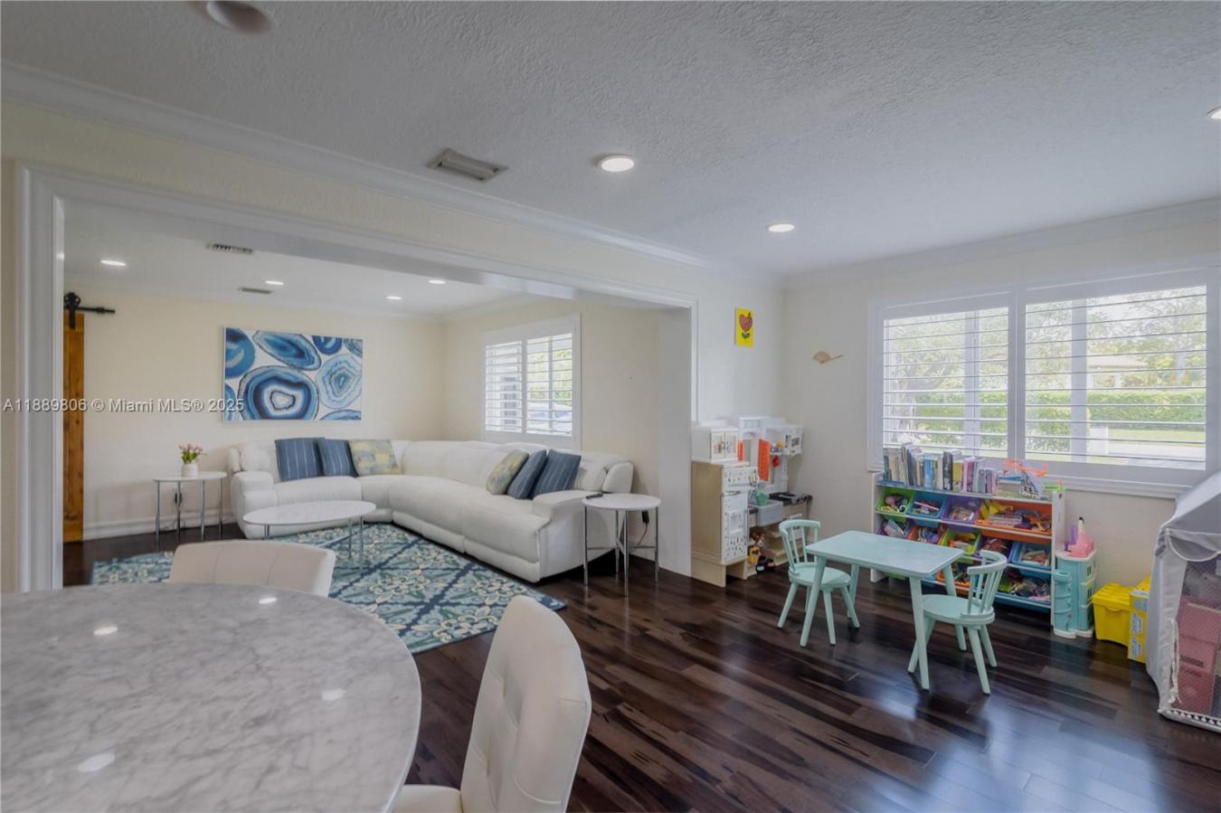 Miami, Miami-Dade County, 33143, United States, 4 Bedrooms Bedrooms, ,3 BathroomsBathrooms,Residential,For Sale,1954250