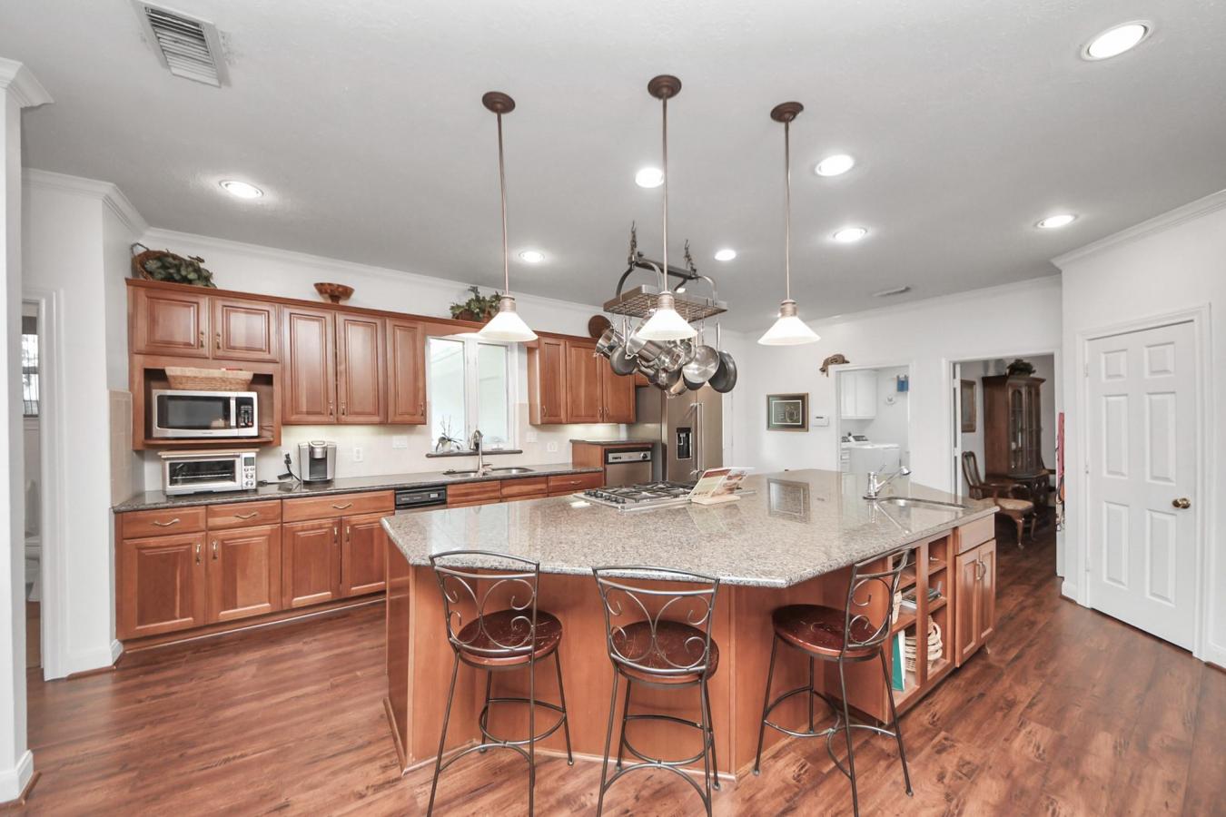 Rosharon, Brazoria, 77583, United States, 3 Bedrooms Bedrooms, ,2 BathroomsBathrooms,Residential,For Sale,1962118