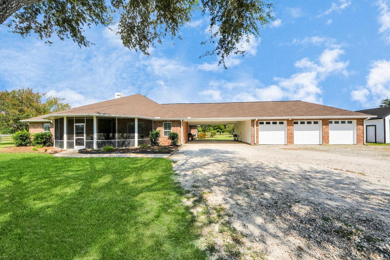 Rosharon, Brazoria, 77583, United States, 3 Bedrooms Bedrooms, ,2 BathroomsBathrooms,Residential,For Sale,1962118