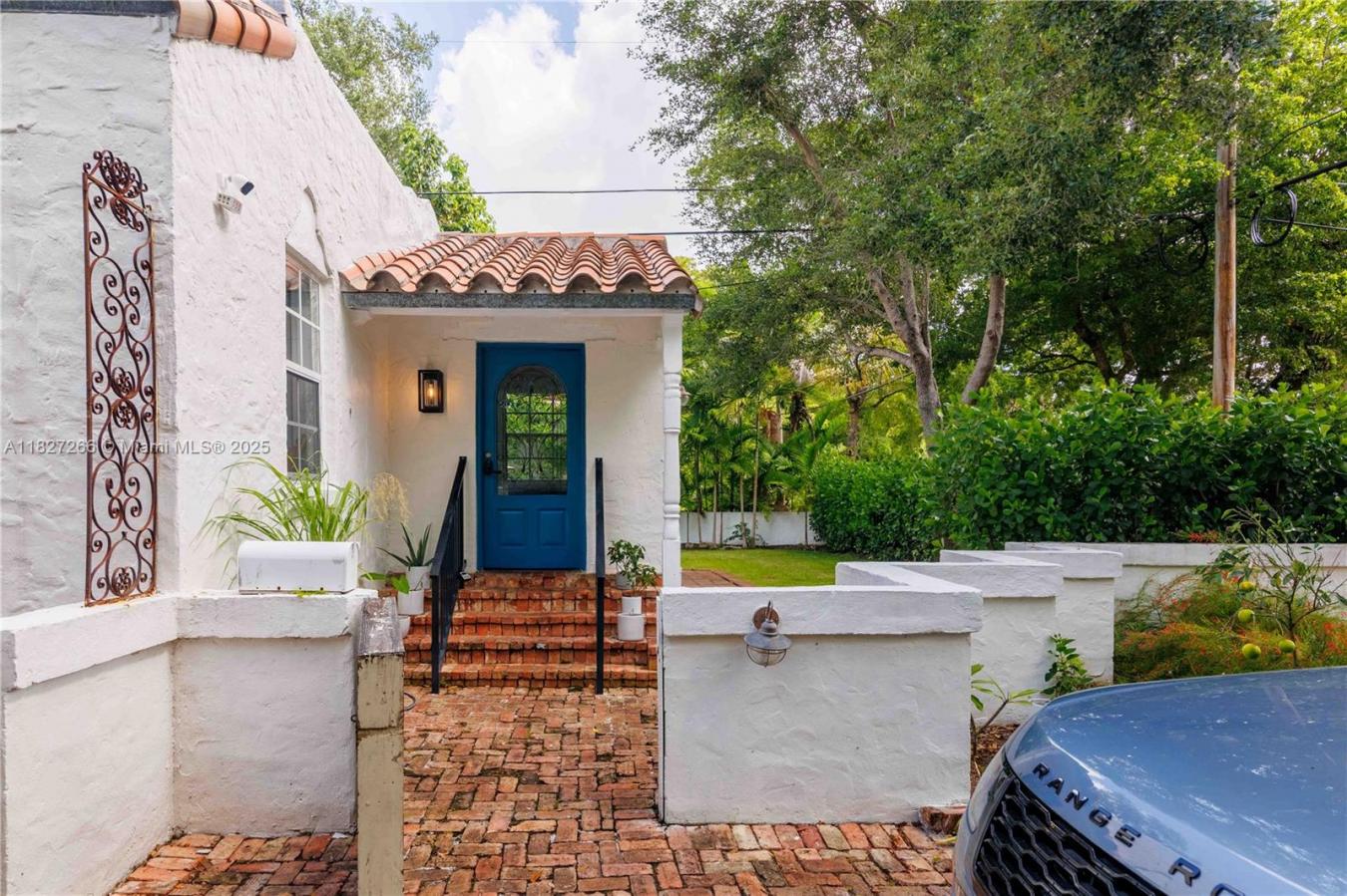 Coral Gables, Miami-Dade County, 33134, United States, 2 Bedrooms Bedrooms, ,-1 BathroomBathrooms,Residential,For Sale,1954249