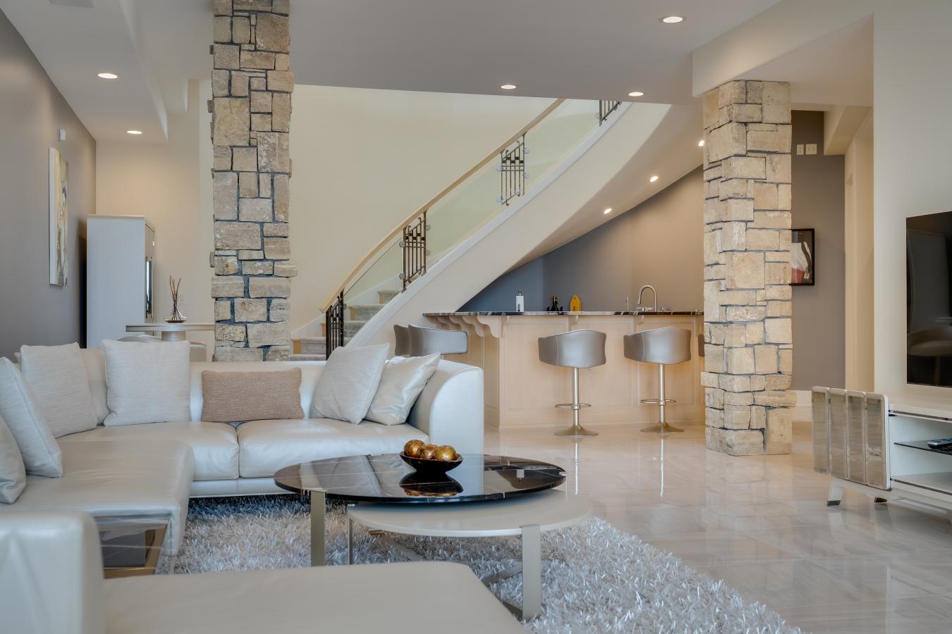 Lake Ozark, Camden, 65049, United States, 5 Bedrooms Bedrooms, ,4 BathroomsBathrooms,Residential,For Sale,1953886