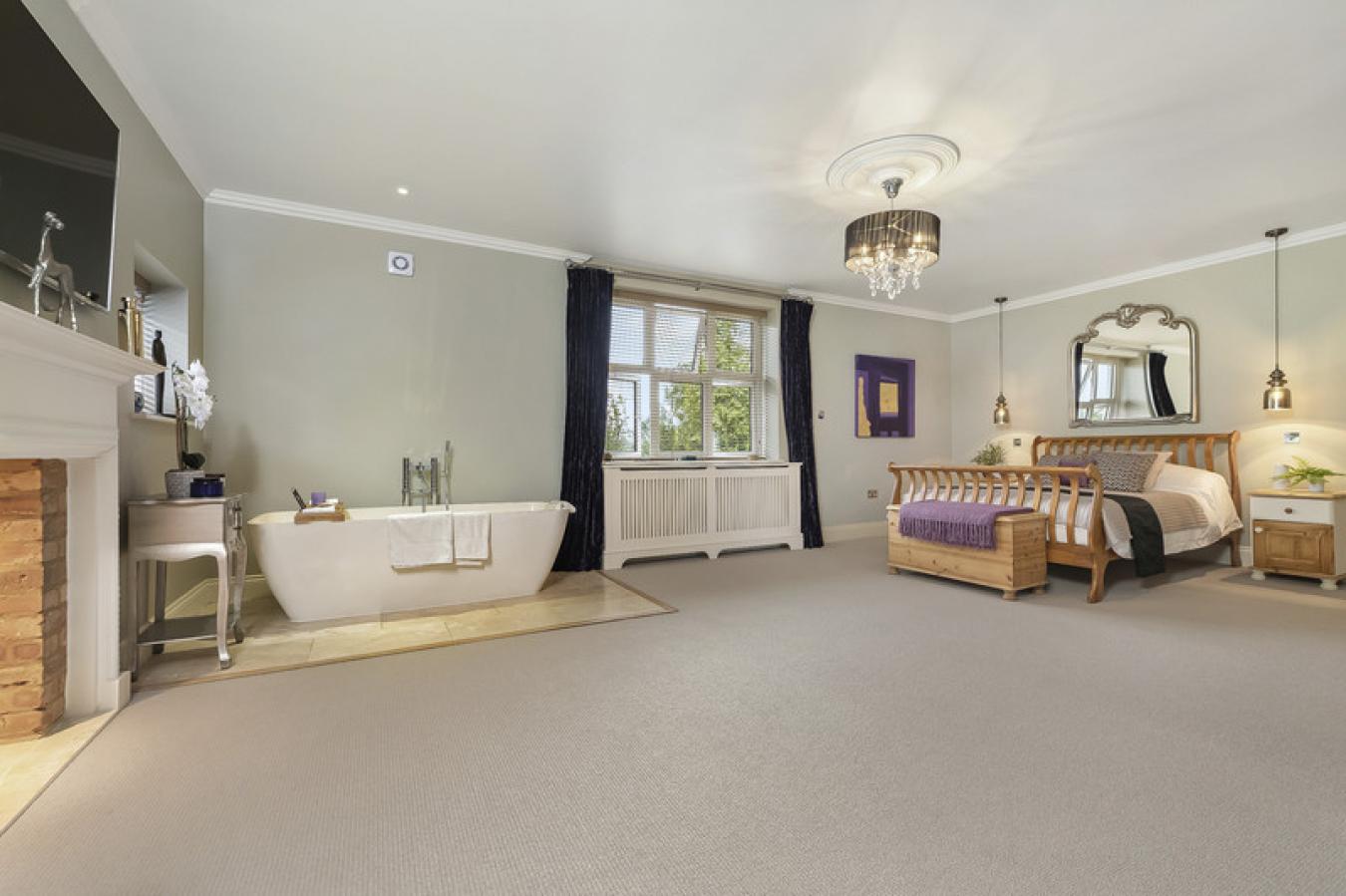 Purley, Surrey, CR8 3LB, United Kingdom, 7 Bedrooms Bedrooms, ,5 BathroomsBathrooms,Residential,For Sale,1954346