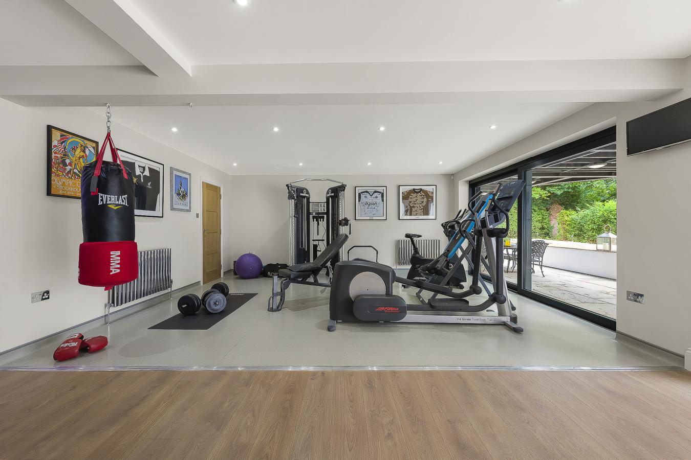 Purley, Surrey, CR8 3LB, United Kingdom, 7 Bedrooms Bedrooms, ,5 BathroomsBathrooms,Residential,For Sale,1954346