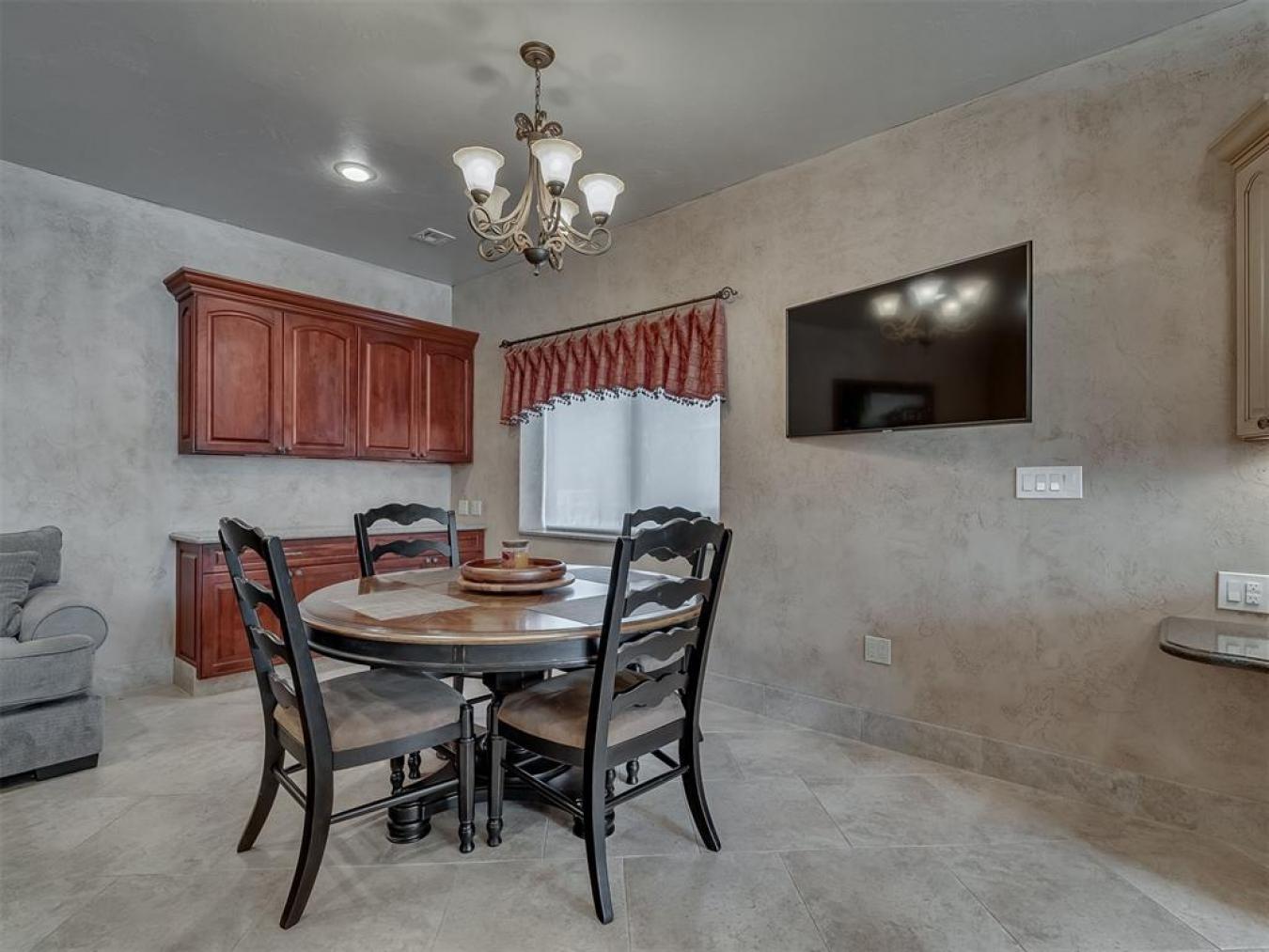 Oklahoma City, Oklahoma, 73118, United States, 5 Bedrooms Bedrooms, ,4 BathroomsBathrooms,Residential,For Sale,2001310