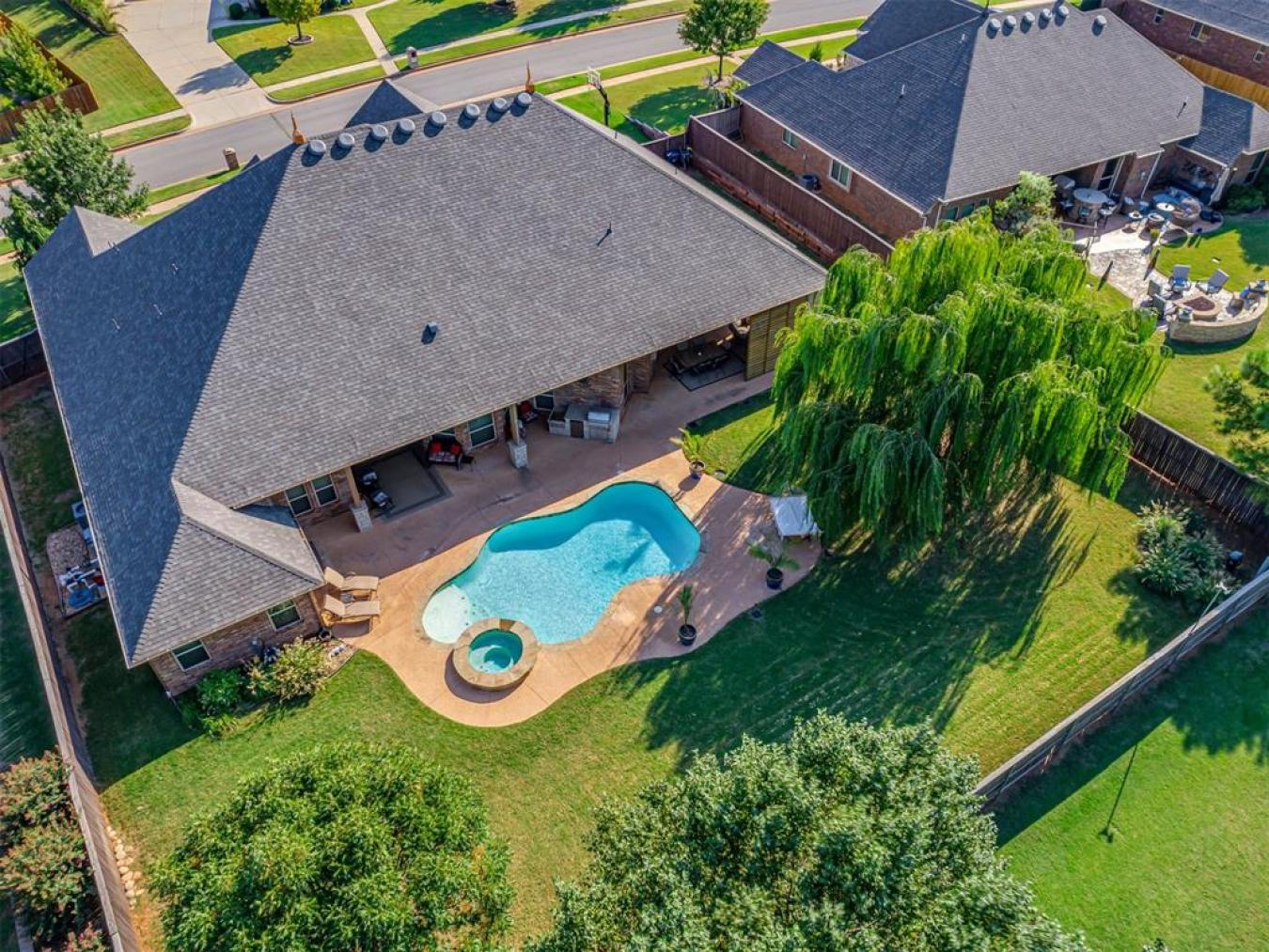 Edmond, Oklahoma, 73012, United States, 4 Bedrooms Bedrooms, ,3 BathroomsBathrooms,Residential,For Sale,1954343