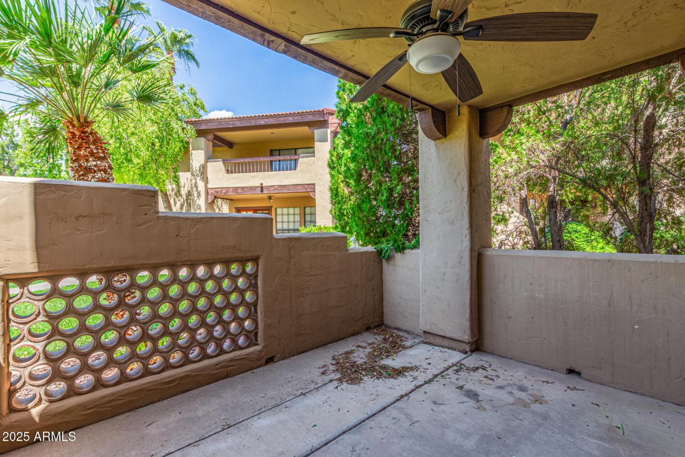 Freshly updated with brand NEW carpet and paint, this lower level, Nor – image 17