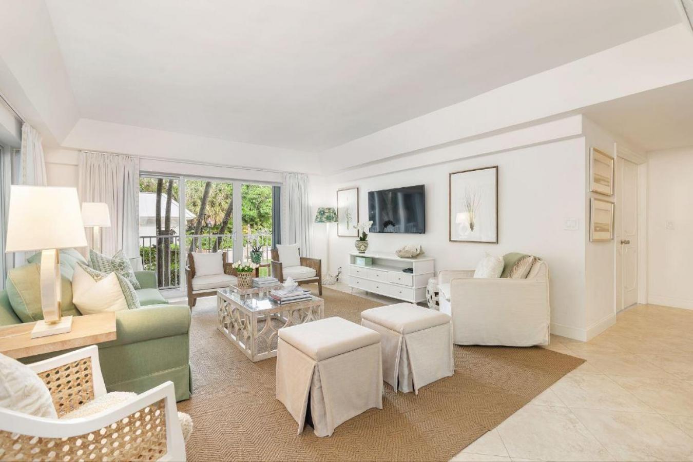 Palm Beach, Florida, 33480, United States, 2 Bedrooms Bedrooms, ,2 BathroomsBathrooms,Residential,For Sale,1959877