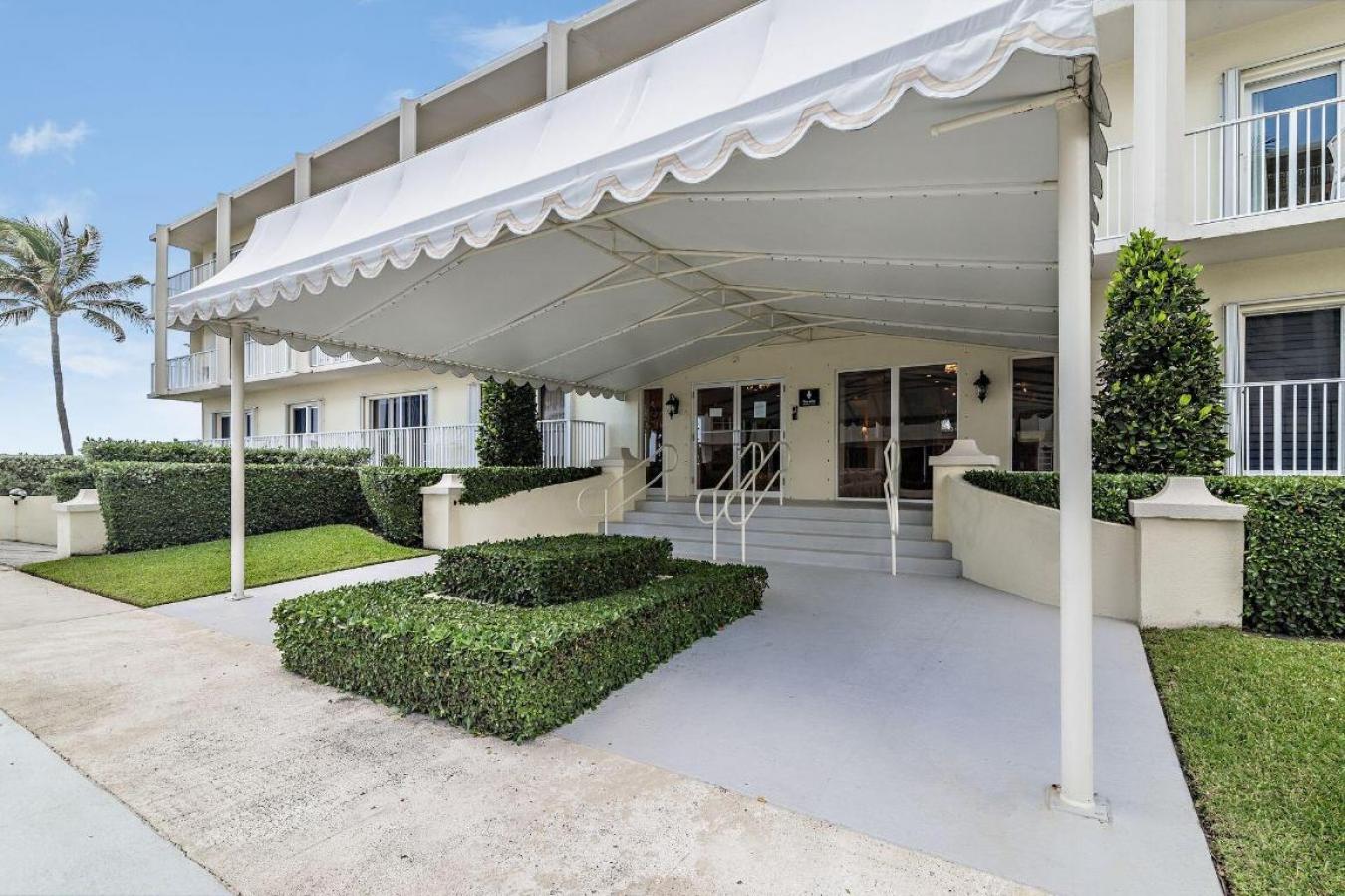 Palm Beach, Florida, 33480, United States, 2 Bedrooms Bedrooms, ,2 BathroomsBathrooms,Residential,For Sale,1959877