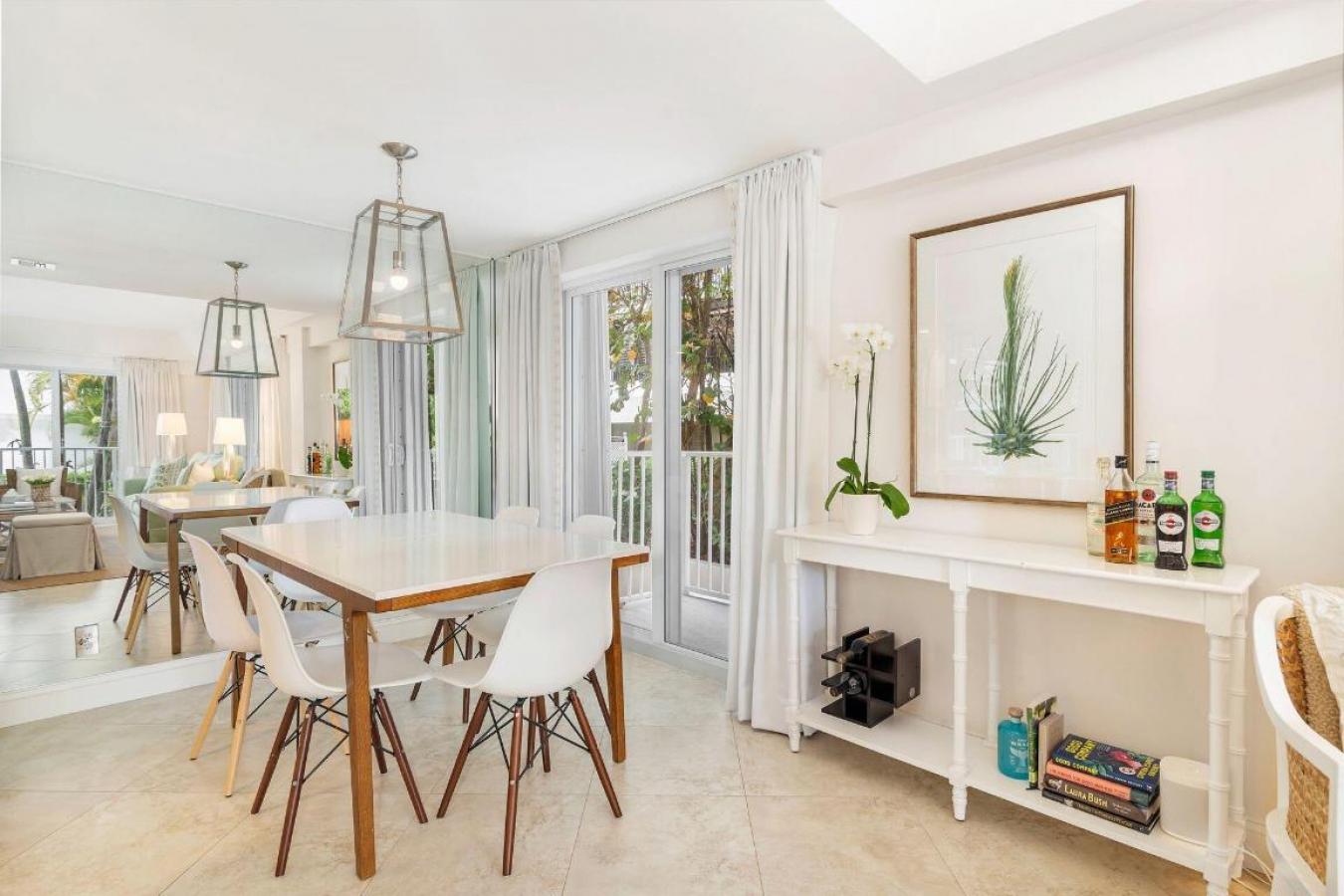 Palm Beach, Florida, 33480, United States, 2 Bedrooms Bedrooms, ,2 BathroomsBathrooms,Residential,For Sale,1959877