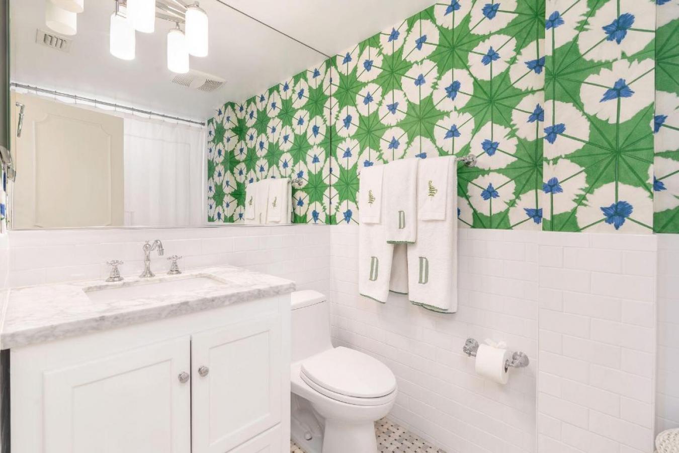 Palm Beach, Florida, 33480, United States, 2 Bedrooms Bedrooms, ,2 BathroomsBathrooms,Residential,For Sale,1959877