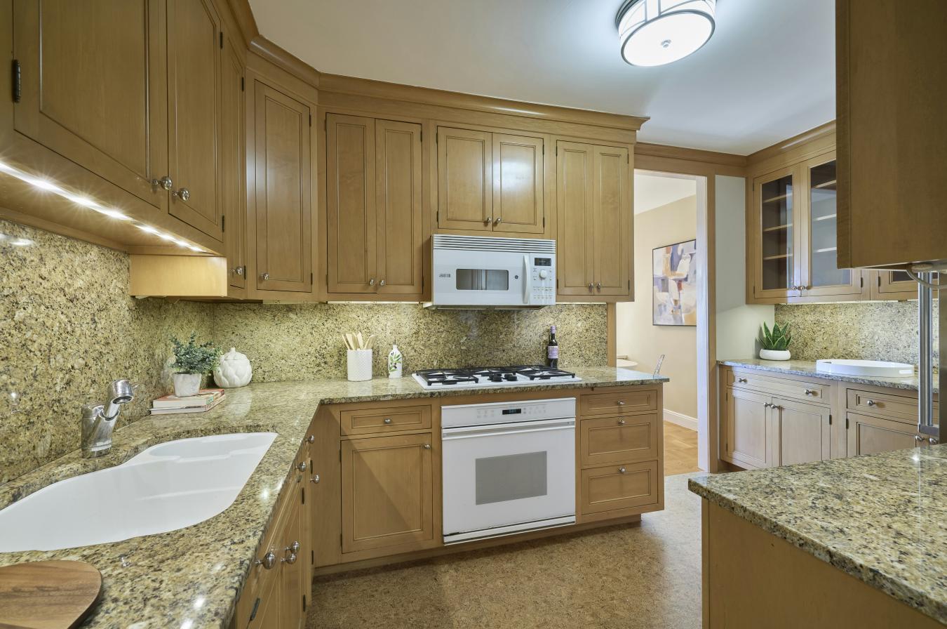 New York, New York, 10028, United States, 2 Bedrooms Bedrooms, ,2 BathroomsBathrooms,Residential,For Sale,1959875