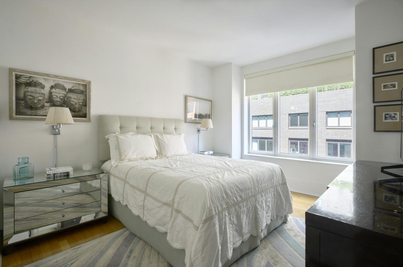 New York, New York, 10023, United States, 1 Bedroom Bedrooms, ,1 BathroomBathrooms,Residential,For Sale,1959872