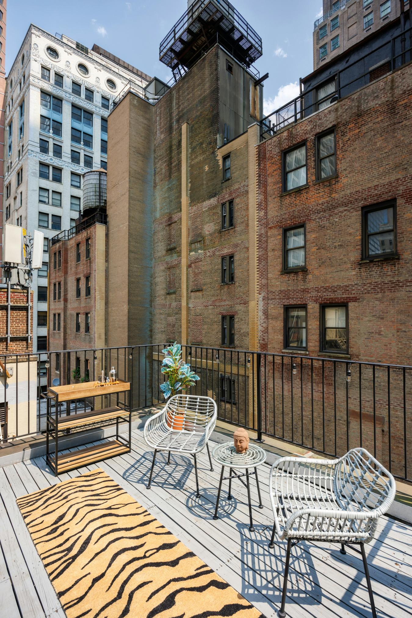 Financial District, New York, 10005, United States, 2 Bedrooms Bedrooms, ,2 BathroomsBathrooms,Residential,For Sale,1959866