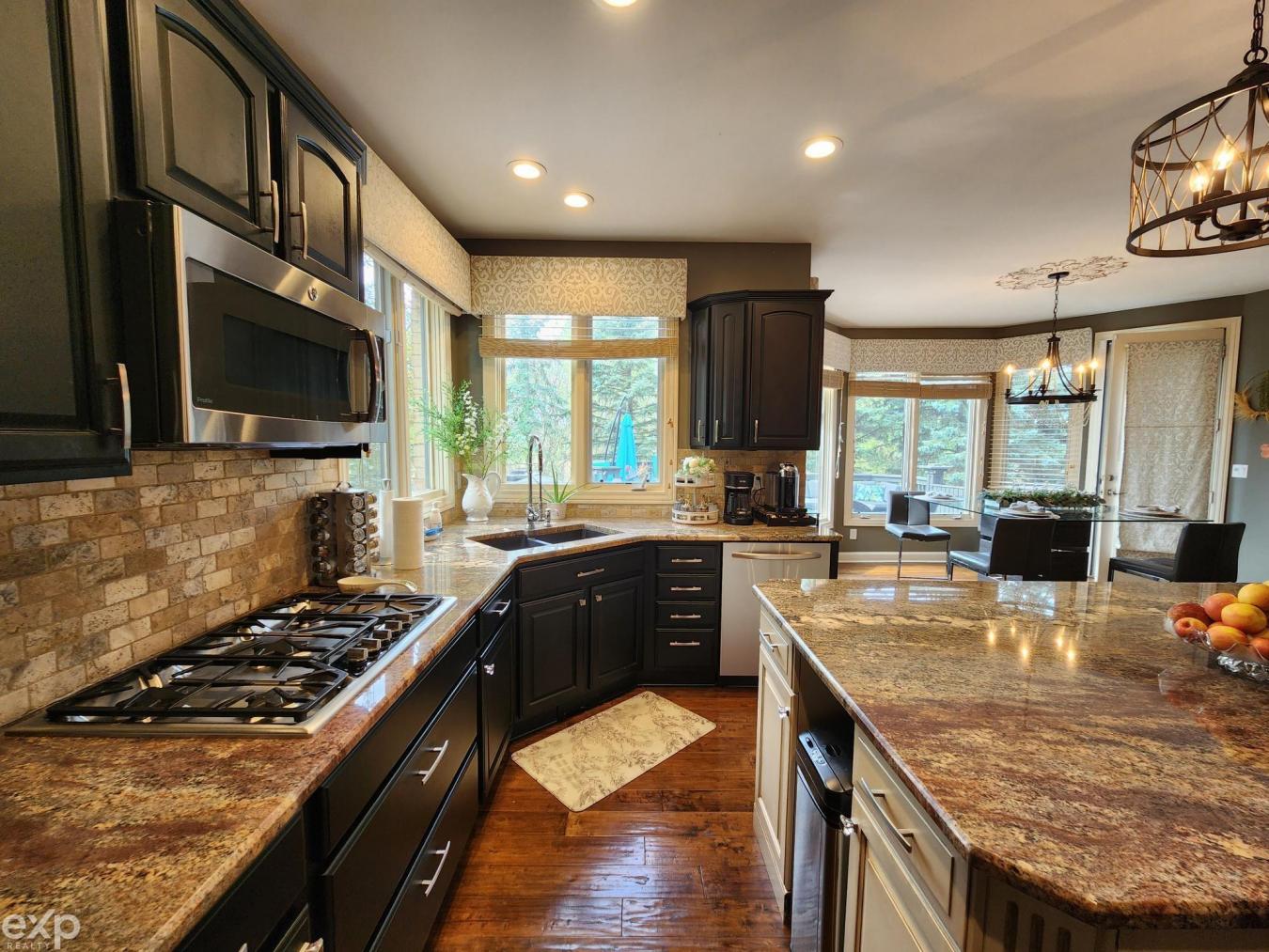 Oxford Charter Township, Oakland, 48371, United States, 4 Bedrooms Bedrooms, ,4 BathroomsBathrooms,Residential,For Sale,1954473