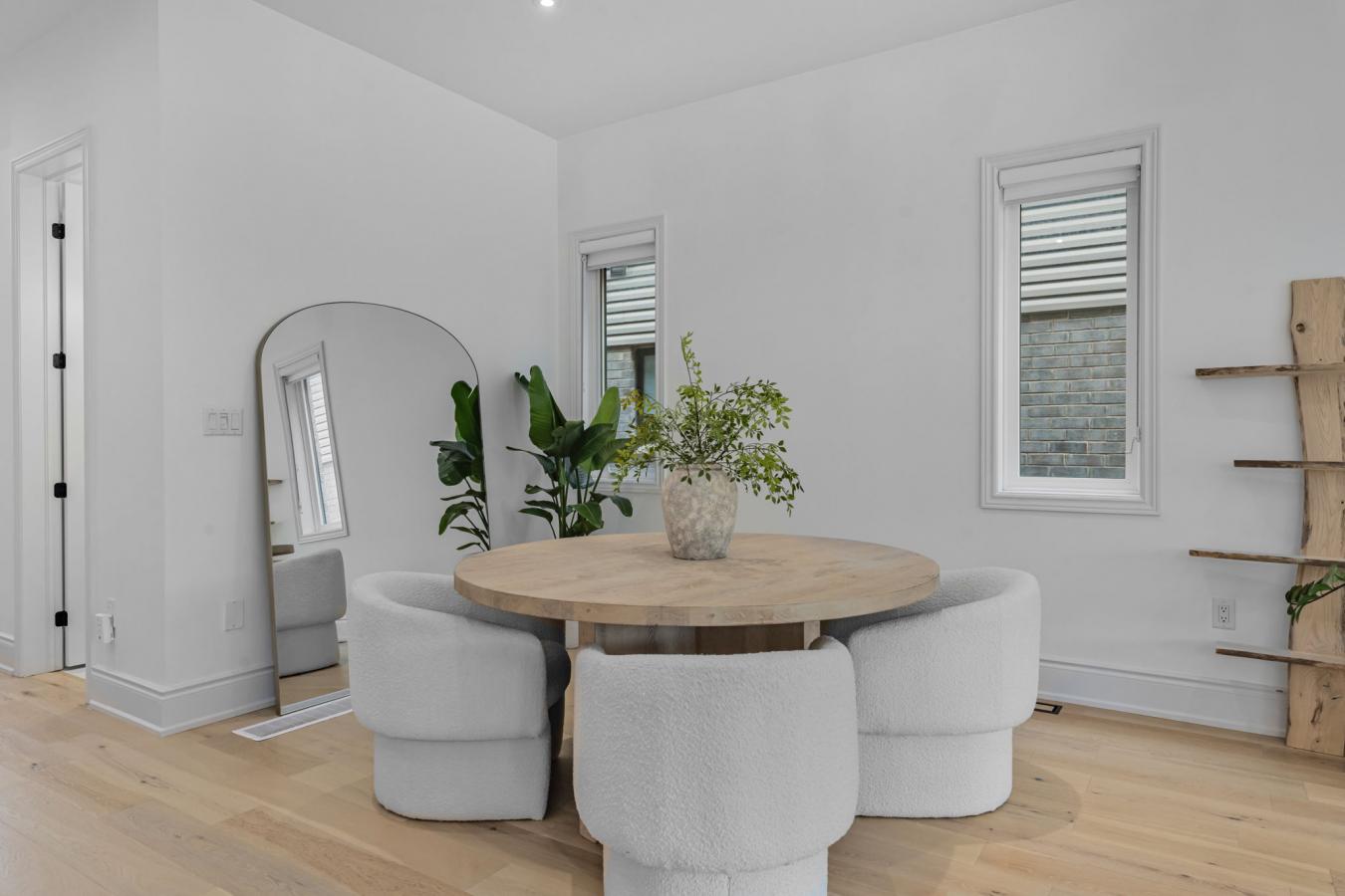 Beamsville, ON, L3J0T1, Canada, 4 Bedrooms Bedrooms, ,3 BathroomsBathrooms,Residential,For Sale,1954472