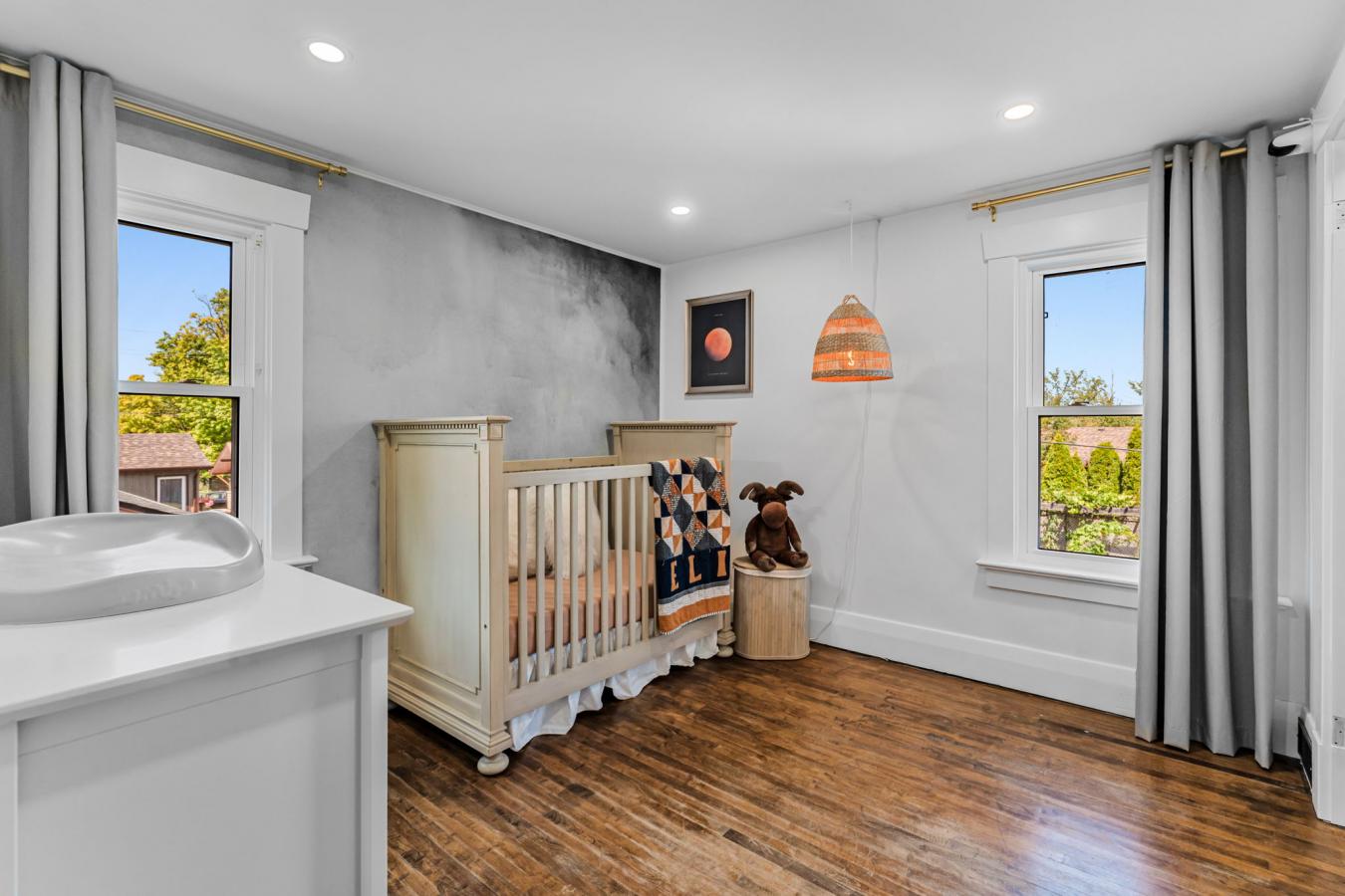 Fort Erie, ON, L2A2Y8, Canada, 4 Bedrooms Bedrooms, ,2 BathroomsBathrooms,Residential,For Sale,1954471