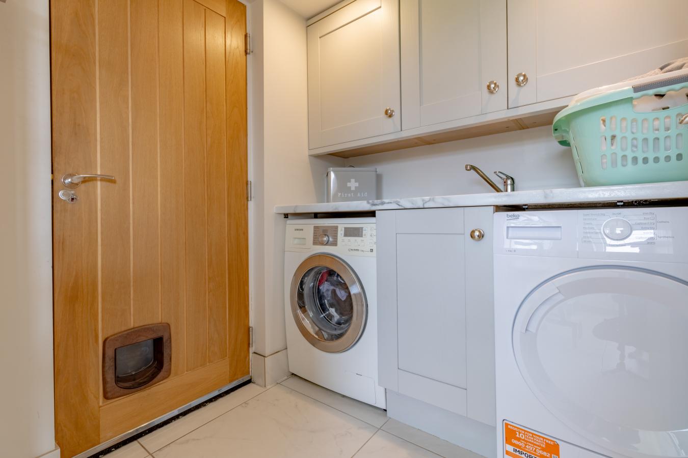 Stourbridge, West Midlands, DY8 2RP, United Kingdom, 4 Bedrooms Bedrooms, ,2 BathroomsBathrooms,Residential,For Sale,1959862