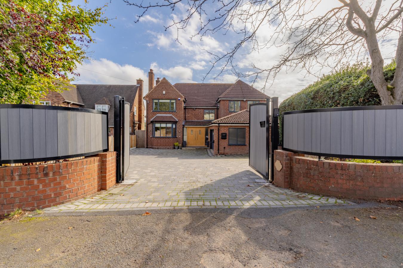 Stourbridge, West Midlands, DY8 2RP, United Kingdom, 4 Bedrooms Bedrooms, ,2 BathroomsBathrooms,Residential,For Sale,1959862