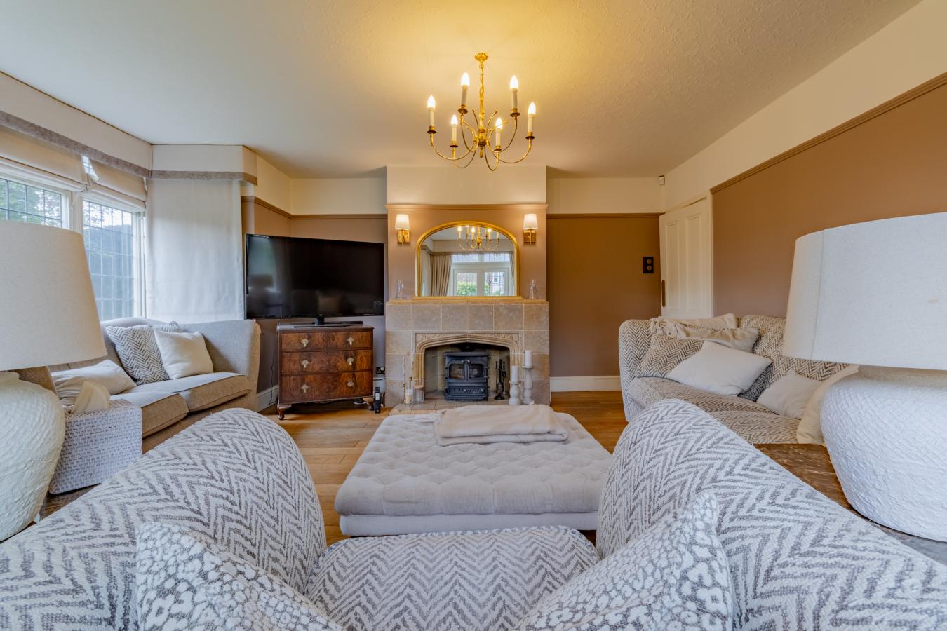 Hagley, Worcestershire, DY9 9LL, United Kingdom, 3 Bedrooms Bedrooms, ,1 BathroomBathrooms,Residential,For Sale,1959863