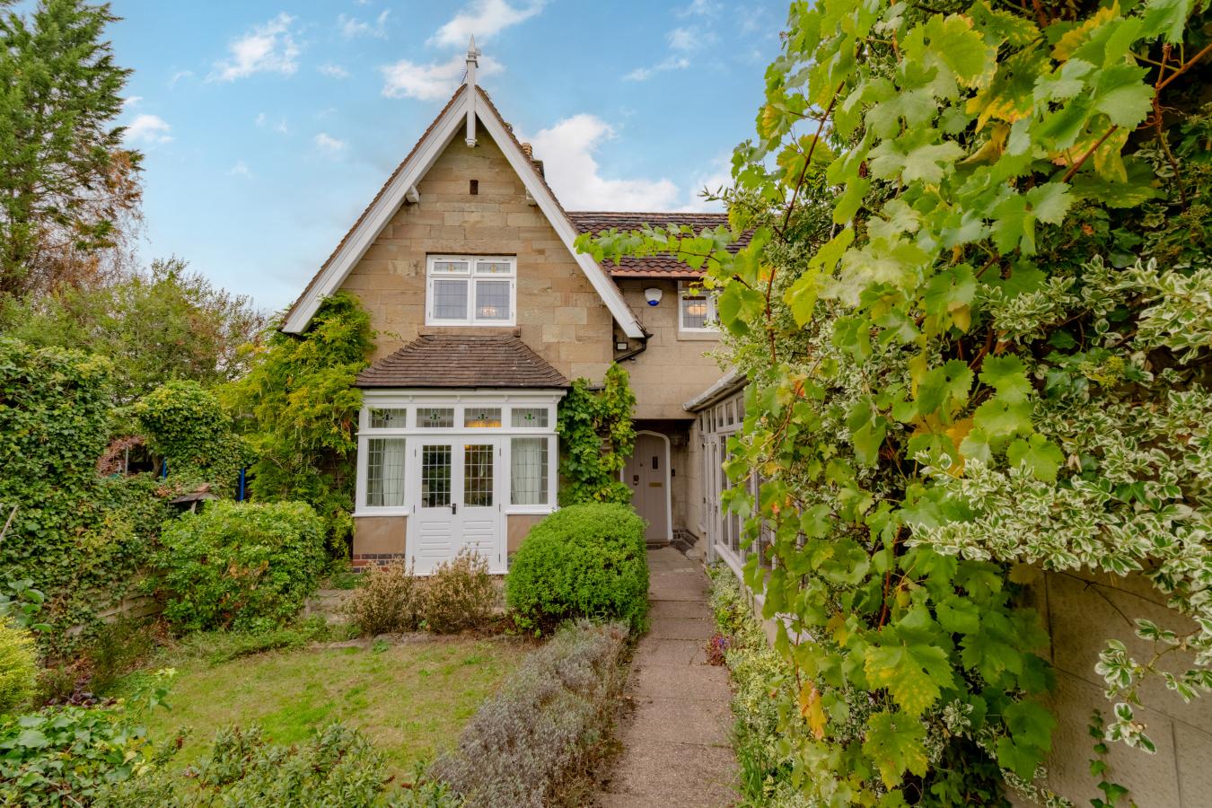 Hagley, Worcestershire, DY9 9LL, United Kingdom, 3 Bedrooms Bedrooms, ,1 BathroomBathrooms,Residential,For Sale,1959863