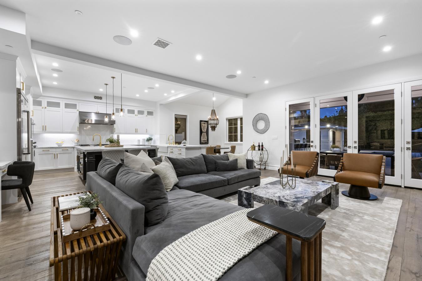 Encino, Los Angeles, 91316, United States, 6 Bedrooms Bedrooms, ,6 BathroomsBathrooms,Residential,For Sale,1954468