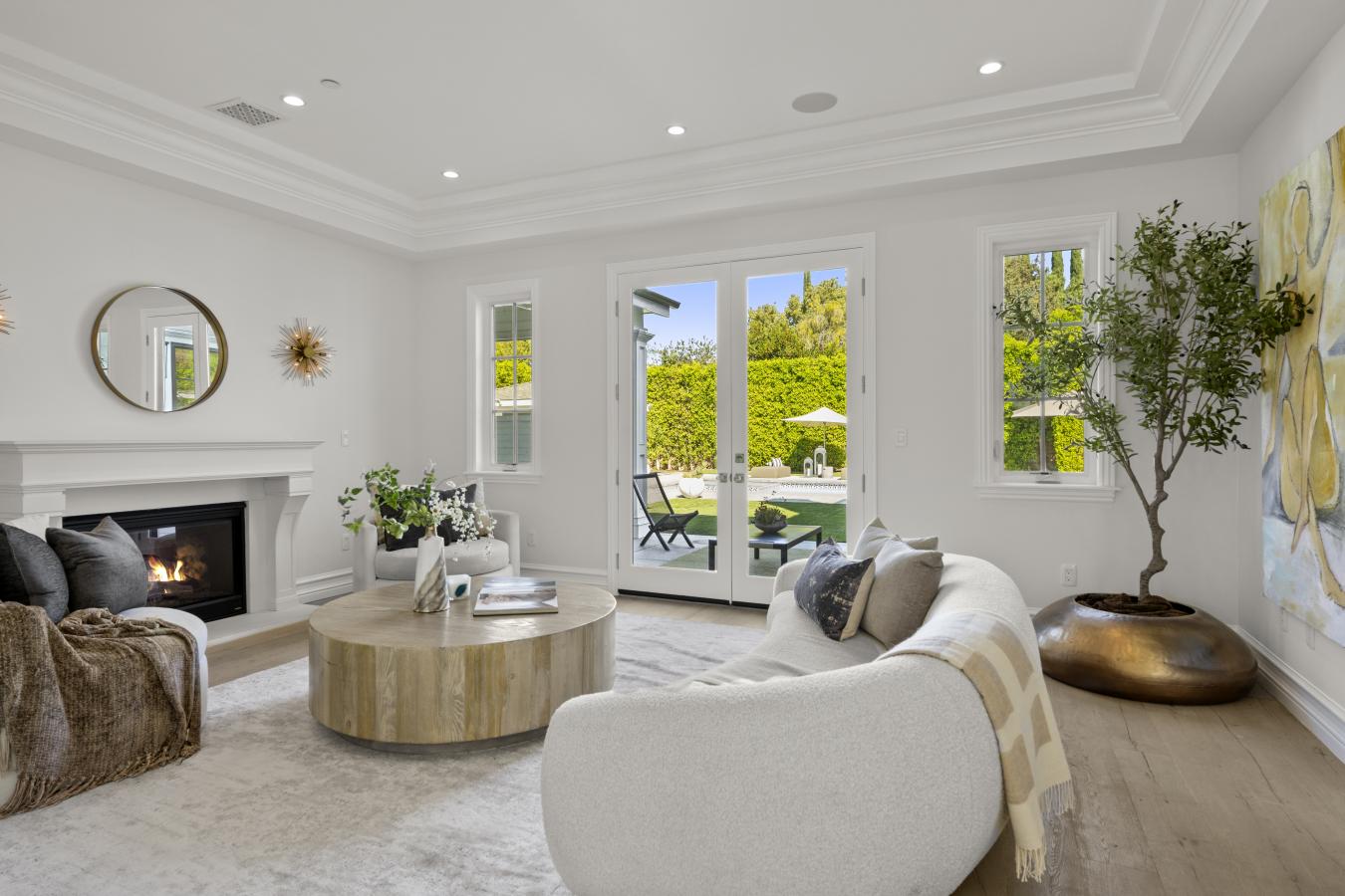 Encino, Los Angeles, 91316, United States, 6 Bedrooms Bedrooms, ,6 BathroomsBathrooms,Residential,For Sale,1954468