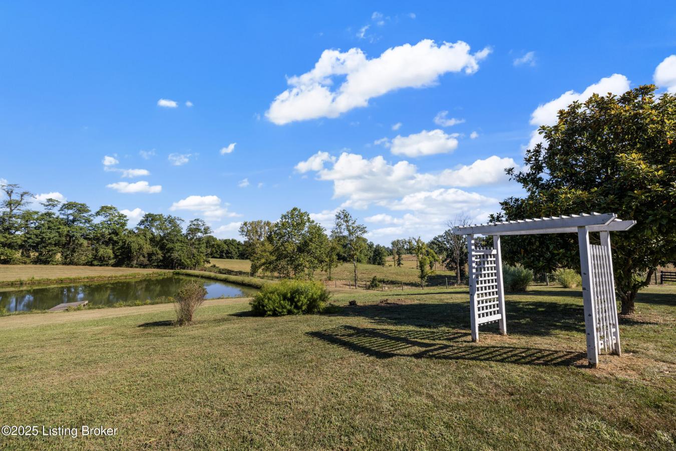 Campbellsburg, Henry, 40011, United States, 4 Bedrooms Bedrooms, ,2 BathroomsBathrooms,Residential,For Sale,1959864