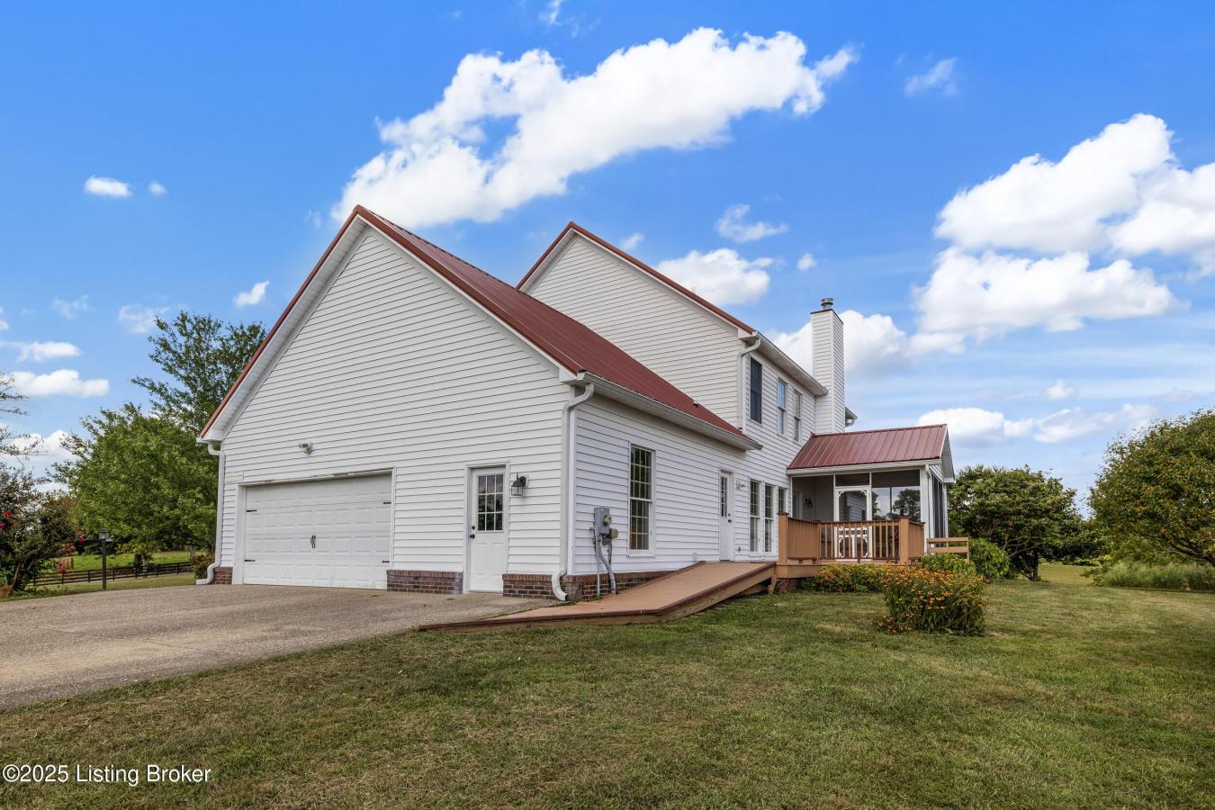 Campbellsburg, Henry, 40011, United States, 4 Bedrooms Bedrooms, ,2 BathroomsBathrooms,Residential,For Sale,1959864