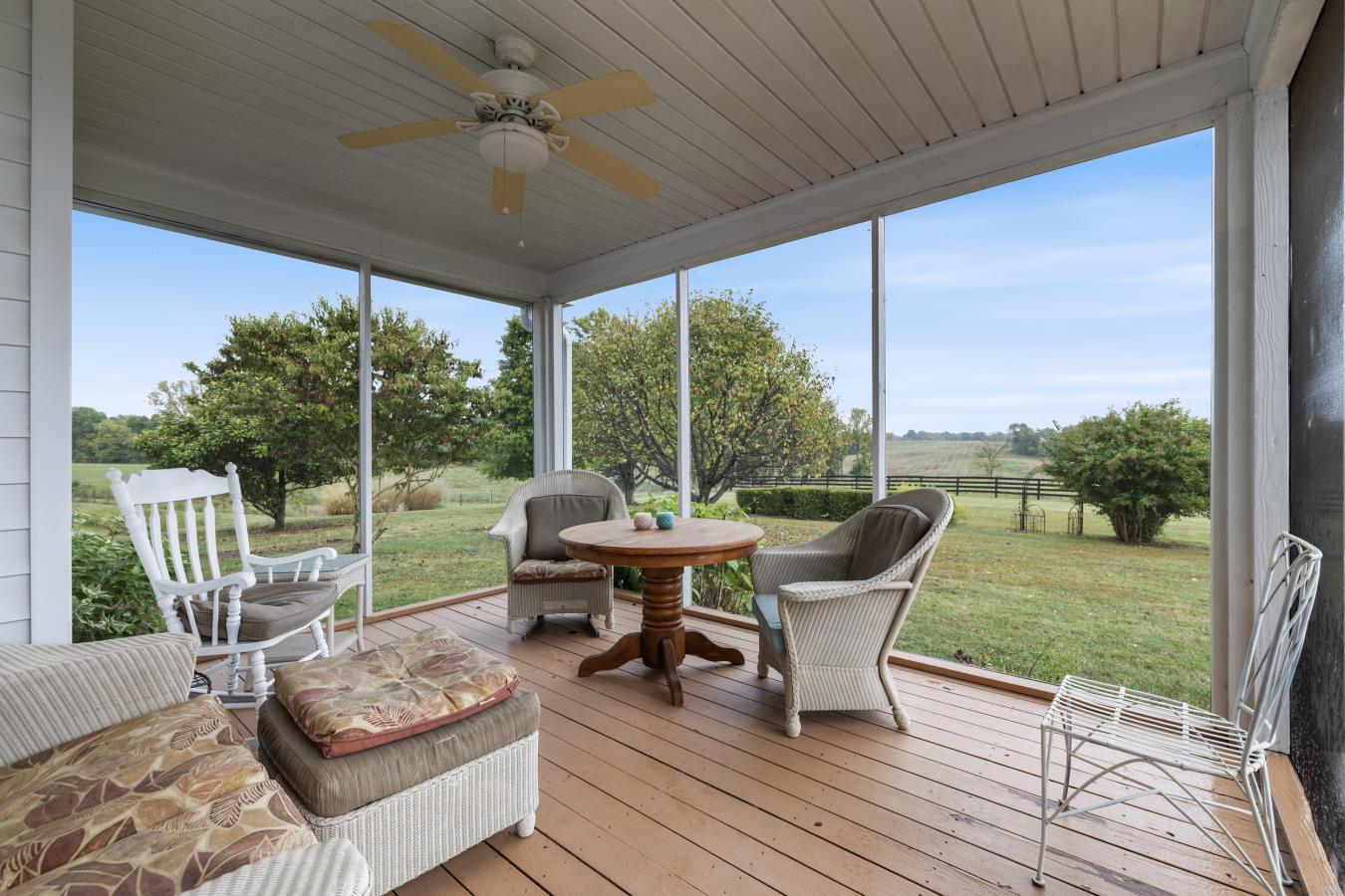 Campbellsburg, Henry, 40011, United States, 4 Bedrooms Bedrooms, ,2 BathroomsBathrooms,Residential,For Sale,1959864