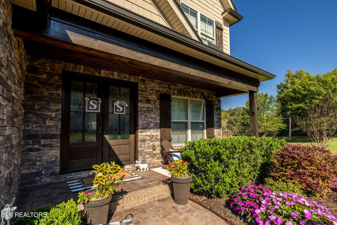 Knoxville, Knox County, 37920, United States, 6 Bedrooms Bedrooms, ,4 BathroomsBathrooms,Residential,For Sale,1959860