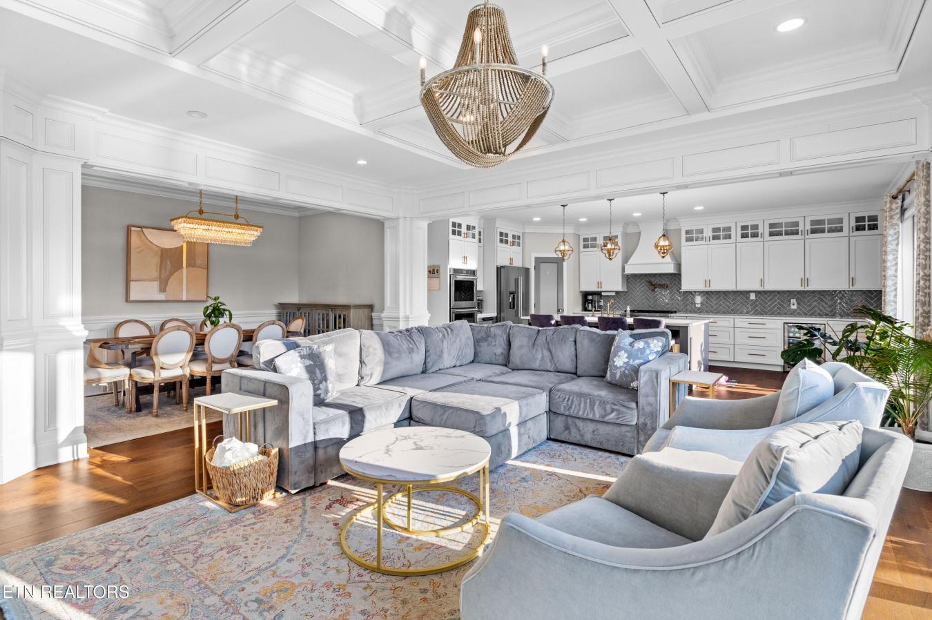 Knoxville, Knox County, 37920, United States, 6 Bedrooms Bedrooms, ,4 BathroomsBathrooms,Residential,For Sale,1959860