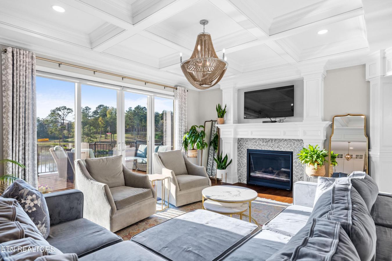 Knoxville, Knox County, 37920, United States, 6 Bedrooms Bedrooms, ,4 BathroomsBathrooms,Residential,For Sale,1959860