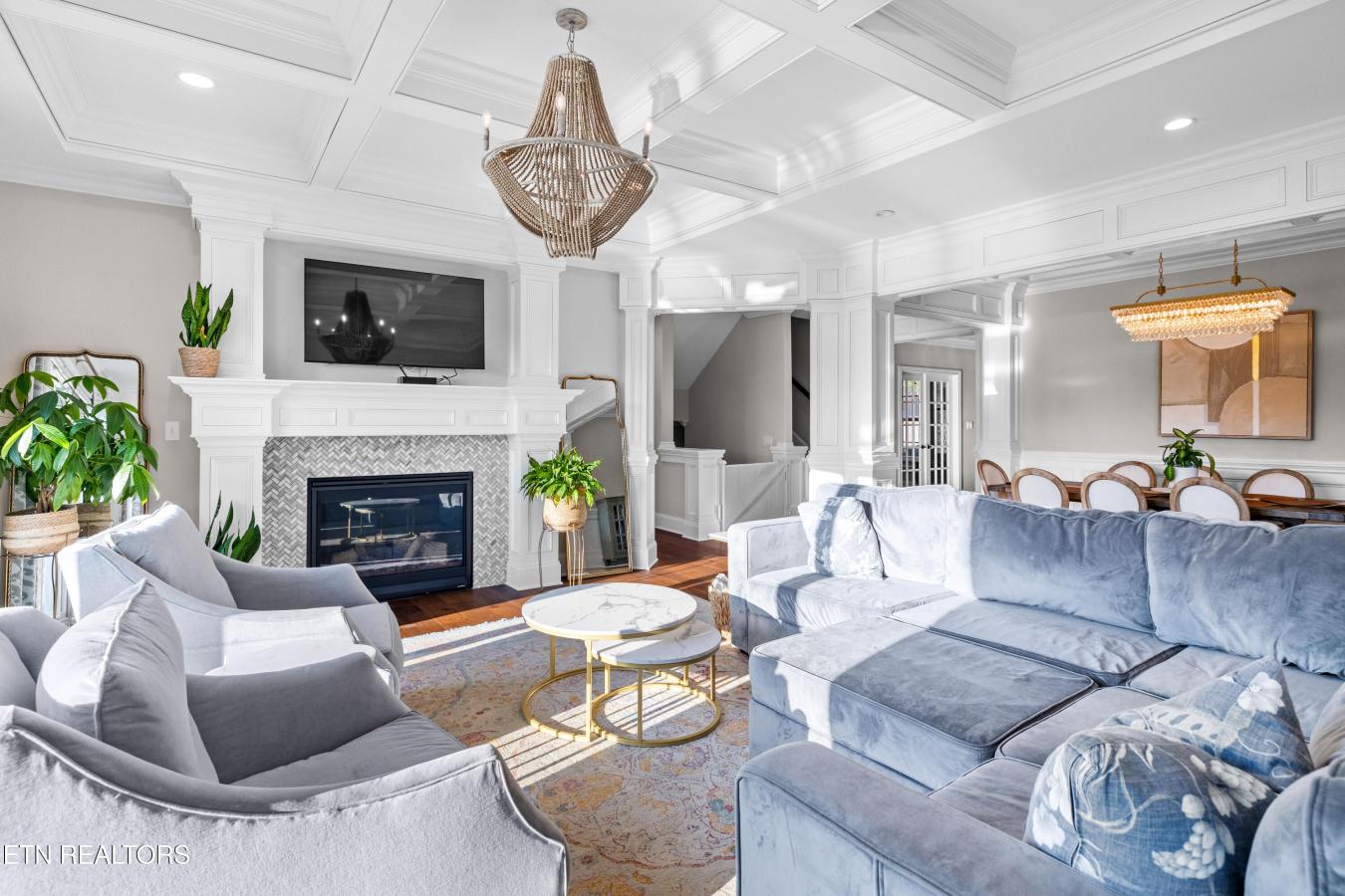 Knoxville, Knox County, 37920, United States, 6 Bedrooms Bedrooms, ,4 BathroomsBathrooms,Residential,For Sale,1959860